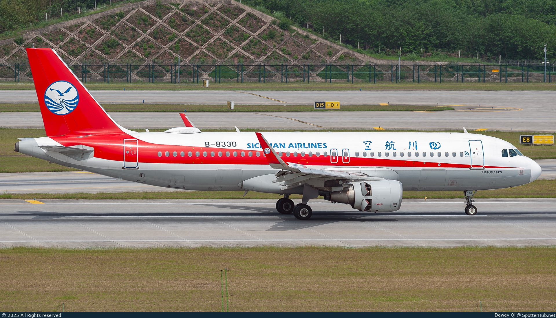 Photo of B-8330 - Airbus A320-214 operated by Sichuan Airlines
