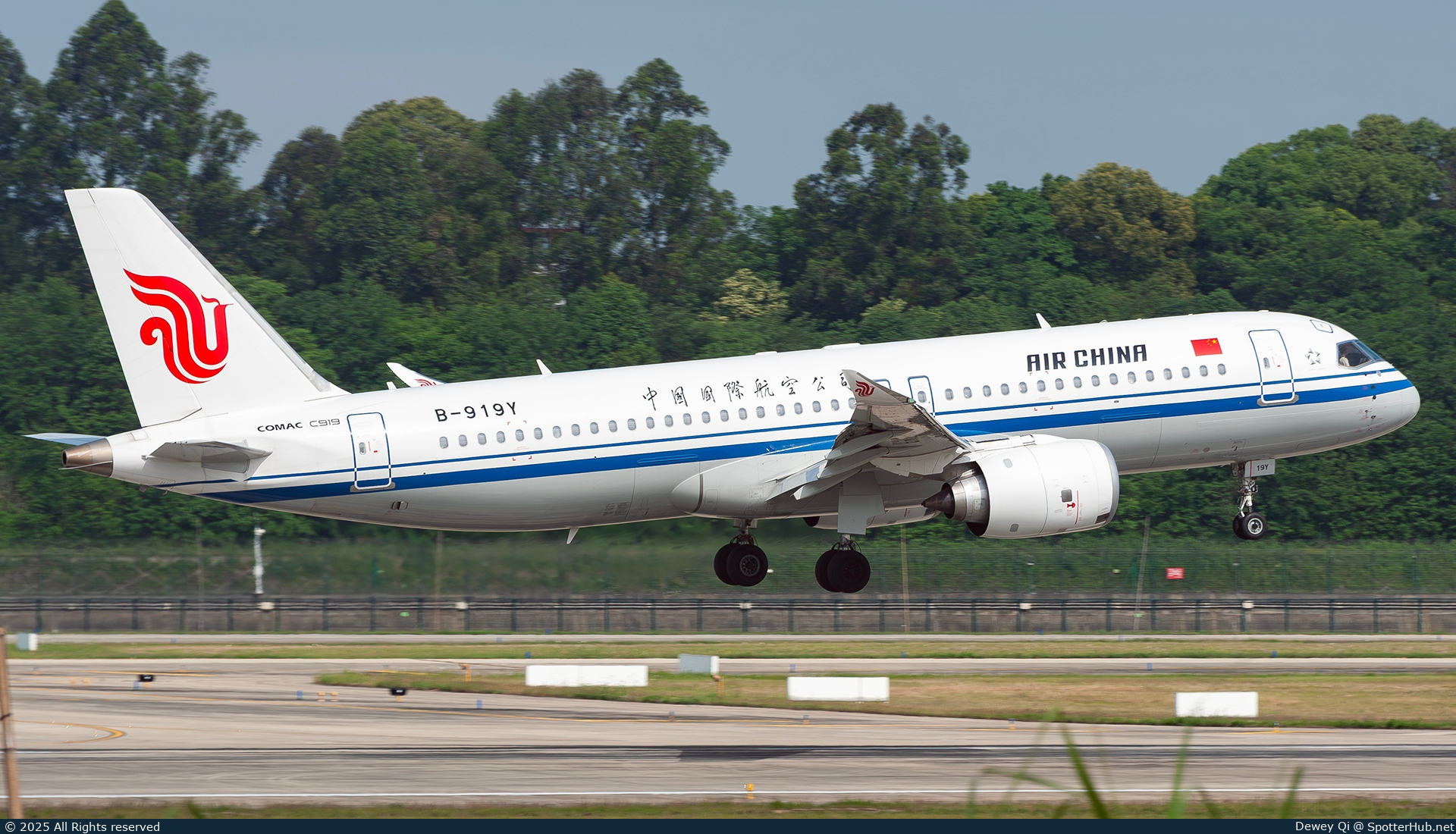Photo of B-919Y - COMAC C919-100ER operated by Air China