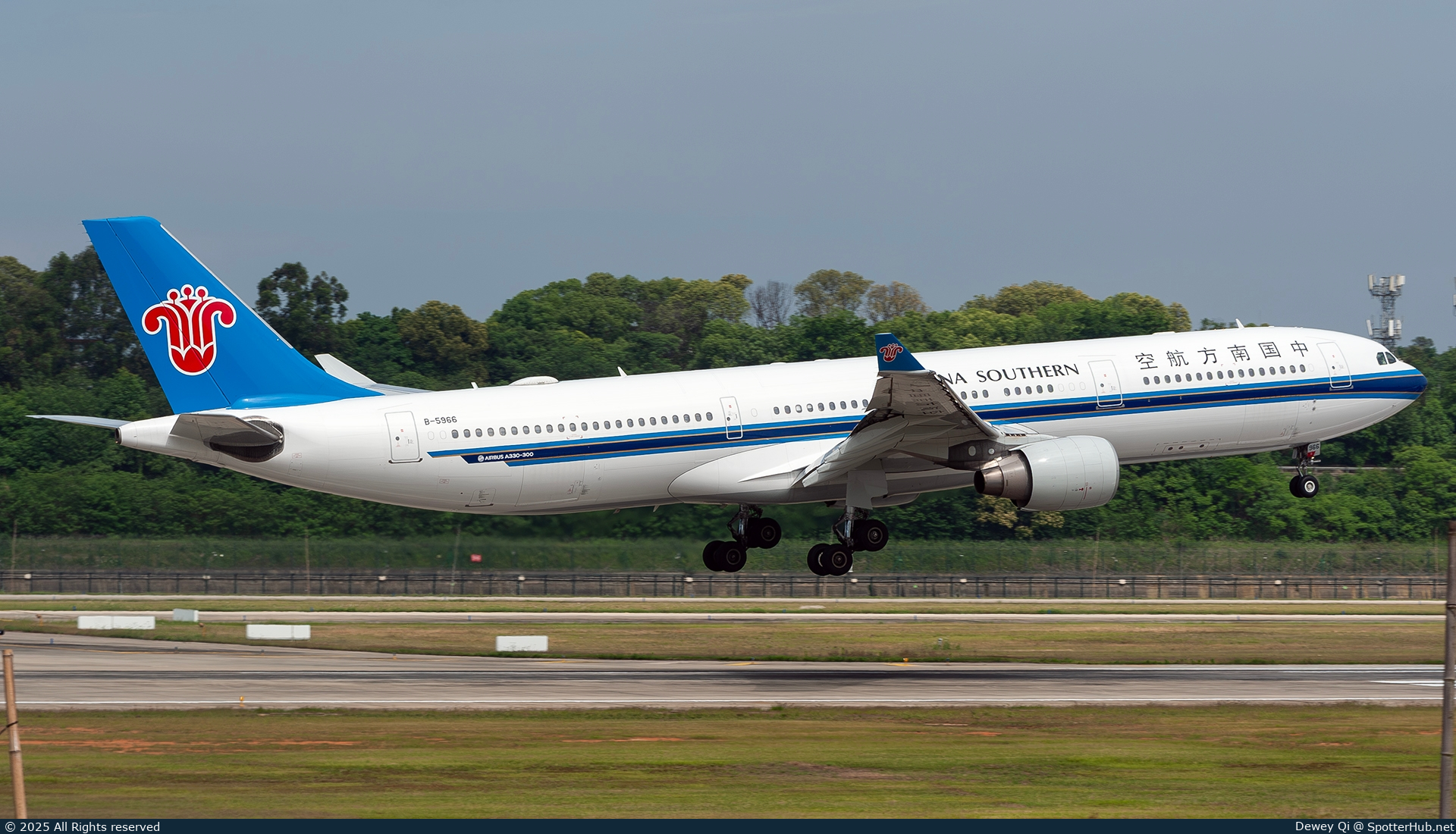 Photo of B-5966 - Airbus A330-323 operated by China Southern Airlines
