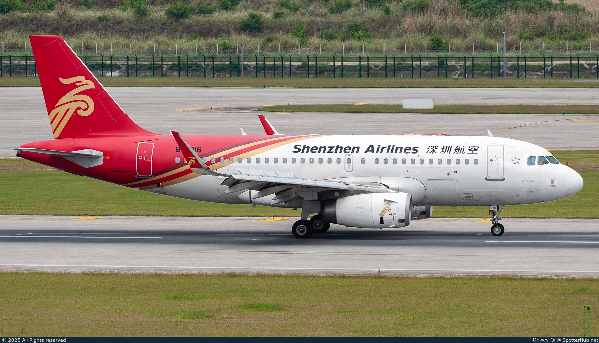 Photo of B-1016 - Airbus A319-133 operated by Shenzhen Airlines