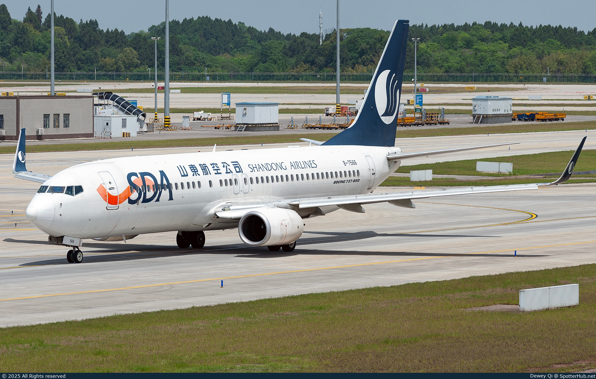 Photo of B-7566 - Boeing 737-85N operated by Shandong Airlines