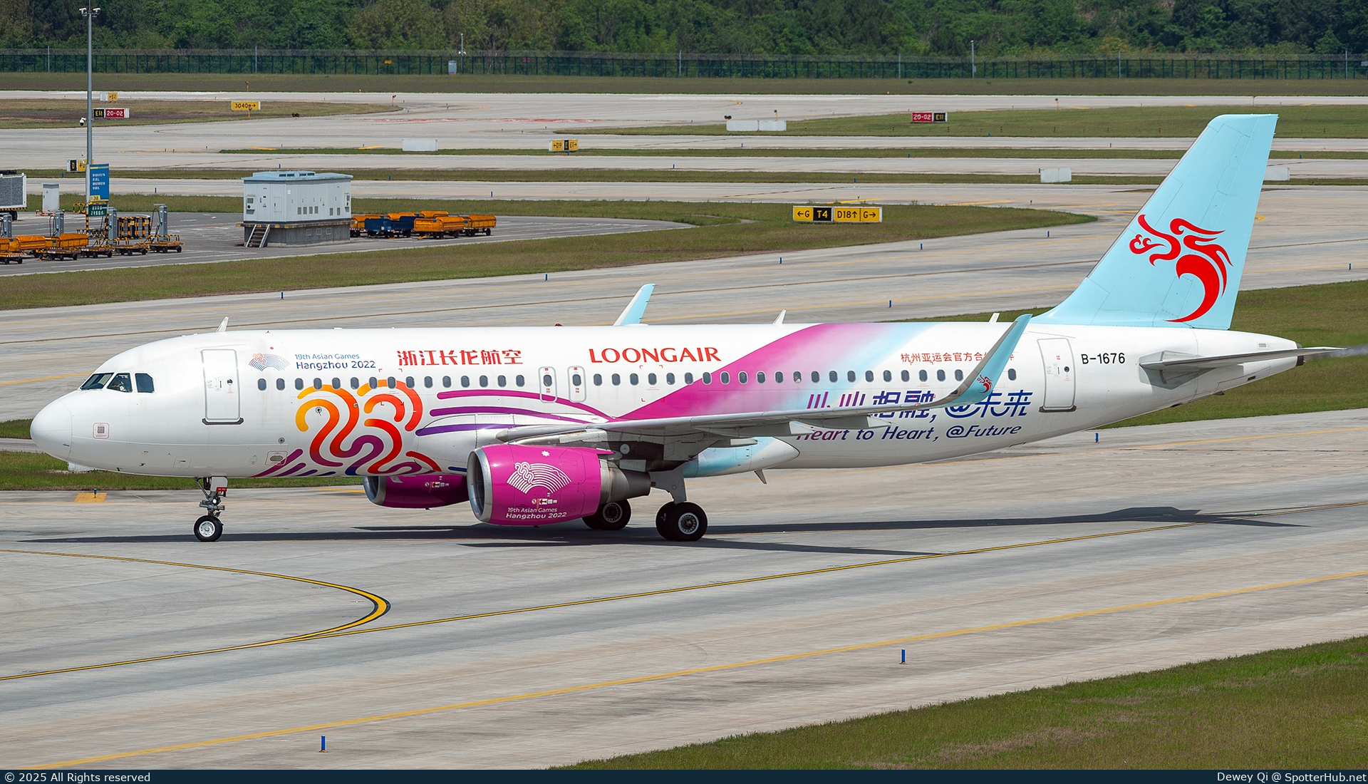 Photo of B-1676 - Airbus A320-214 operated by Loong Air