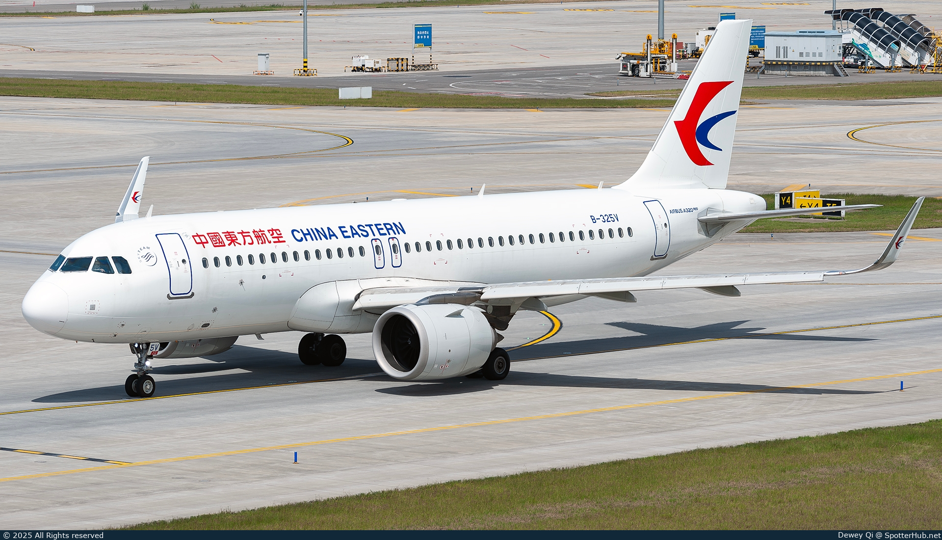 Photo of B-325V - Airbus A320-251N operated by China Eastern Airlines