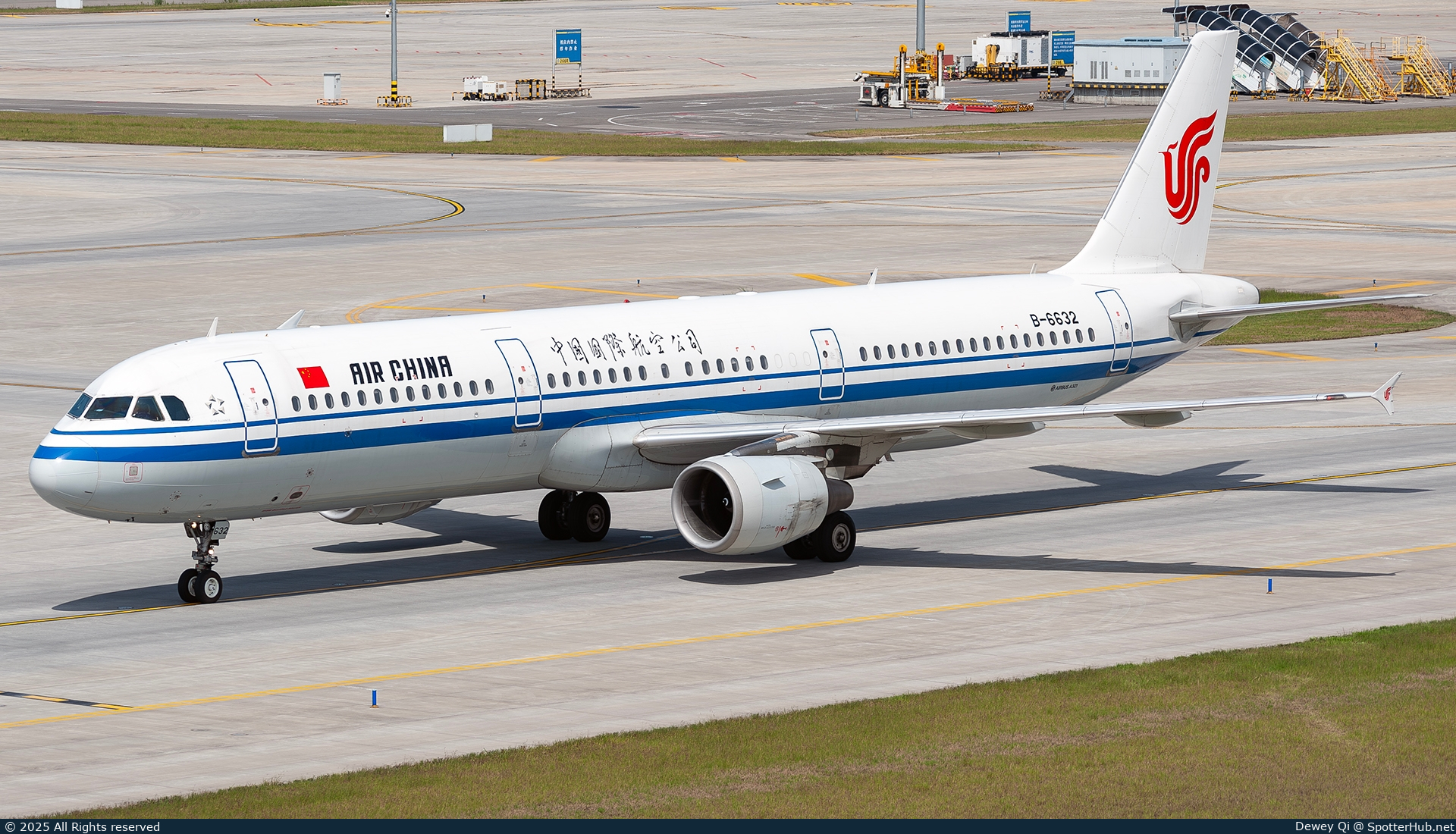 Photo of B-6632 - Airbus A321-213 operated by Air China