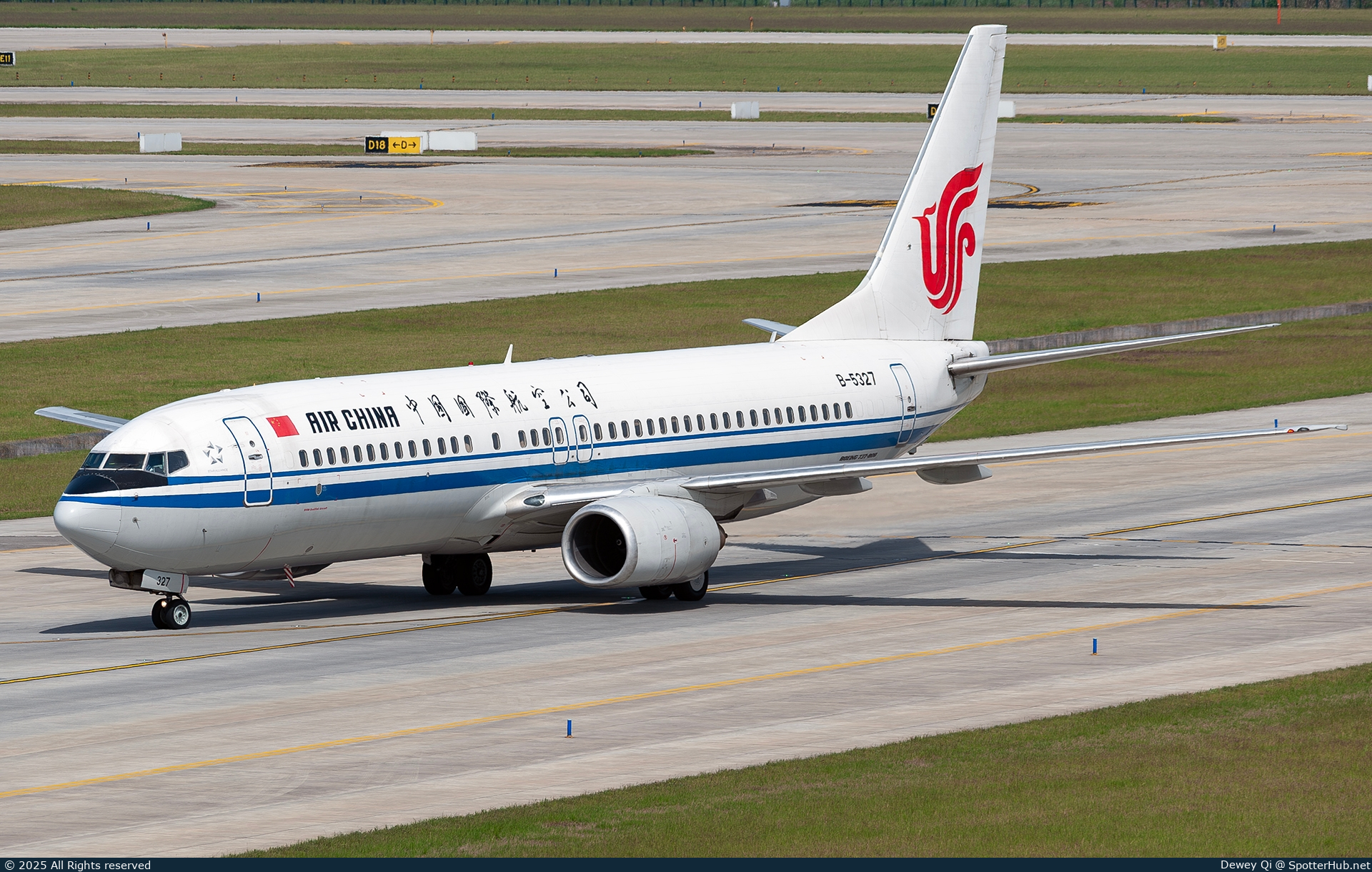 Photo of B-5327 - Boeing 737-86N operated by Air China