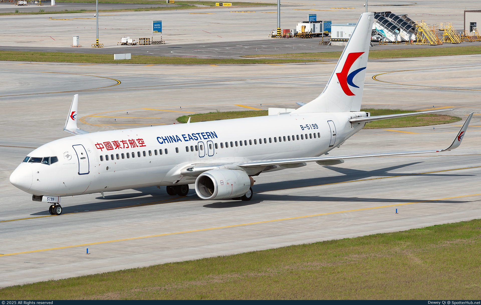Photo of B-5199 - Boeing 737-89P operated by China Eastern Airlines