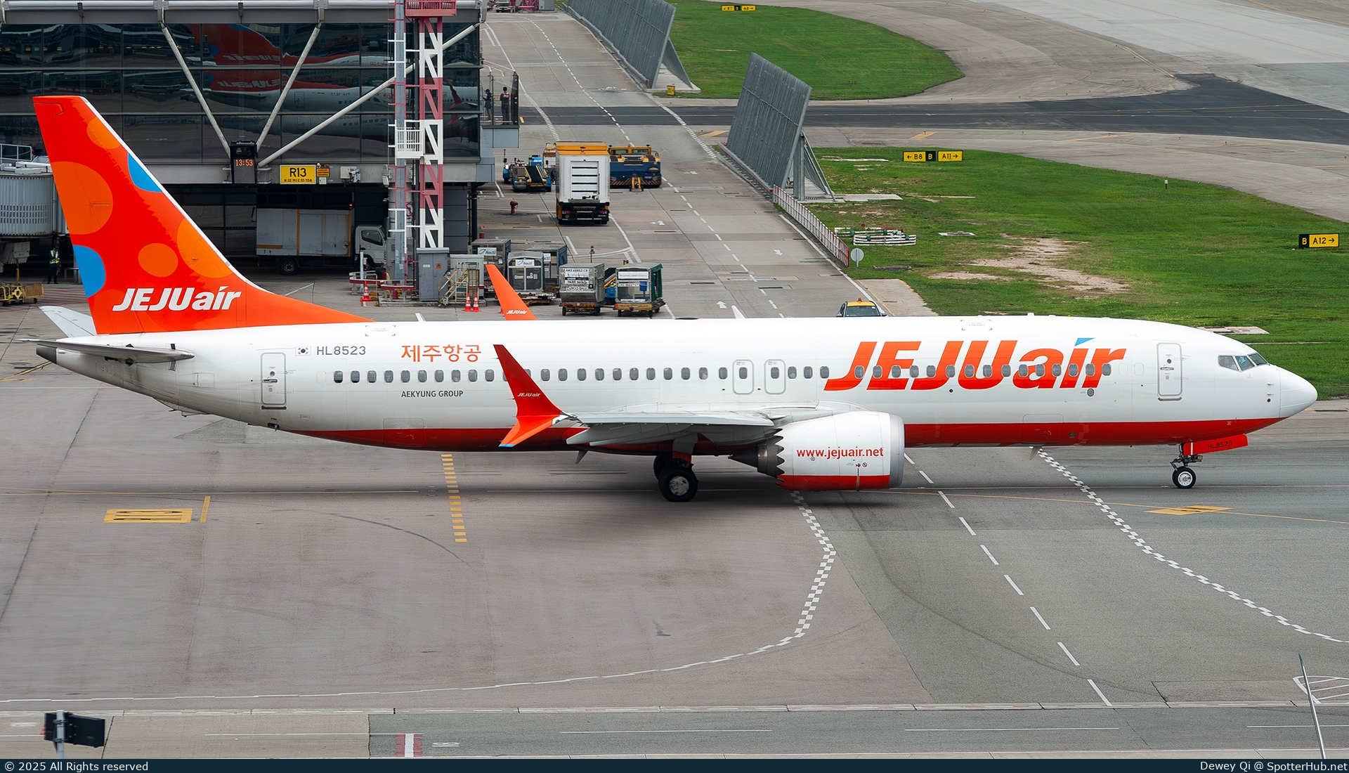 Photo of HL8523 - Boeing 737 MAX 8 operated by Jeju Air