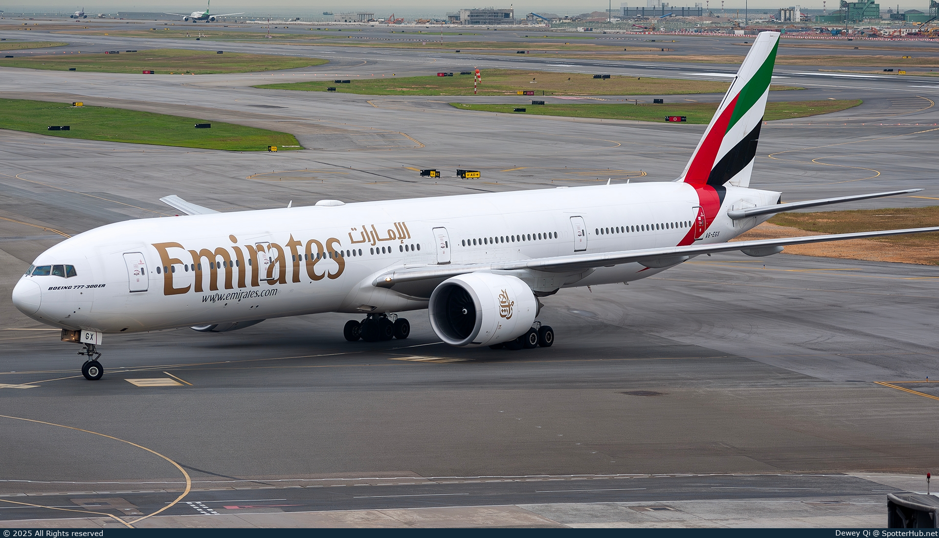 Photo of A6-EGX - Boeing 777-31H(ER) operated by Emirates
