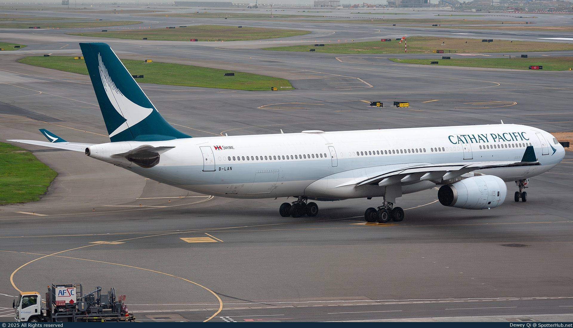 Photo of B-LAN - Airbus A330-343 operated by Cathay Pacific Airways