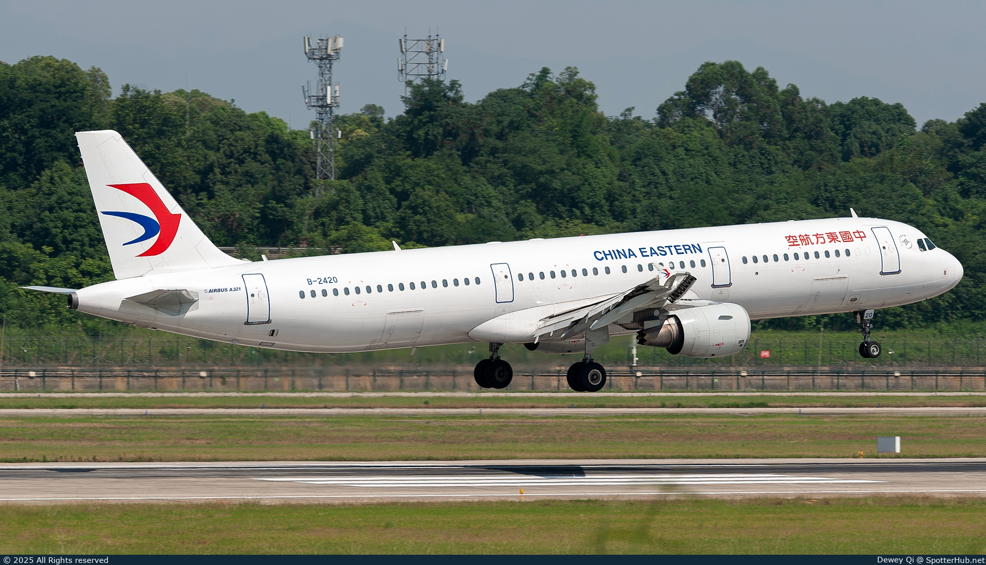 Photo of B-2420 - Airbus A321-211 operated by China Eastern Airlines