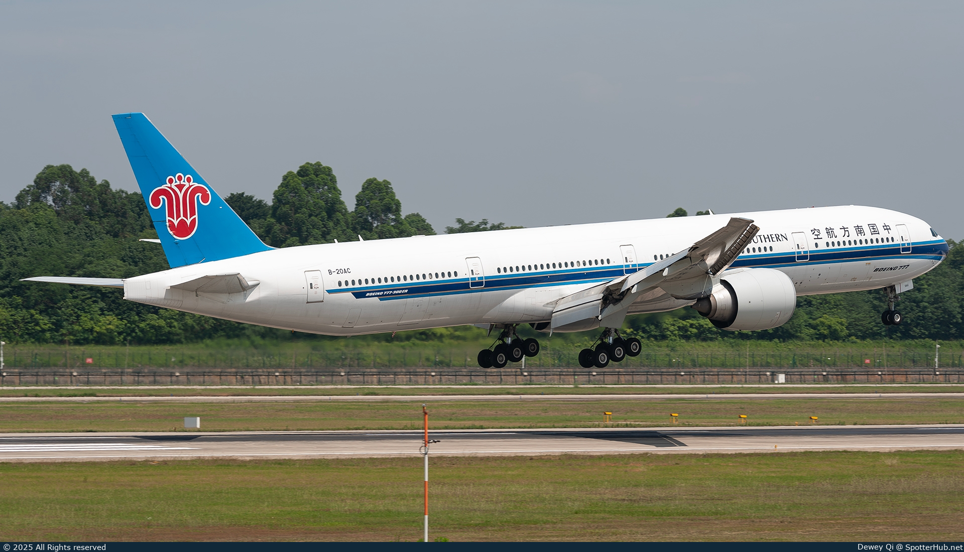 Photo of B-20AC - Boeing 777-31B(ER) operated by China Southern Airlines