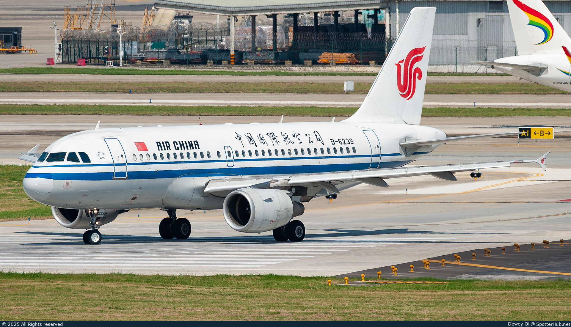 Photo of B-6238 - Airbus A319-115 operated by Air China
