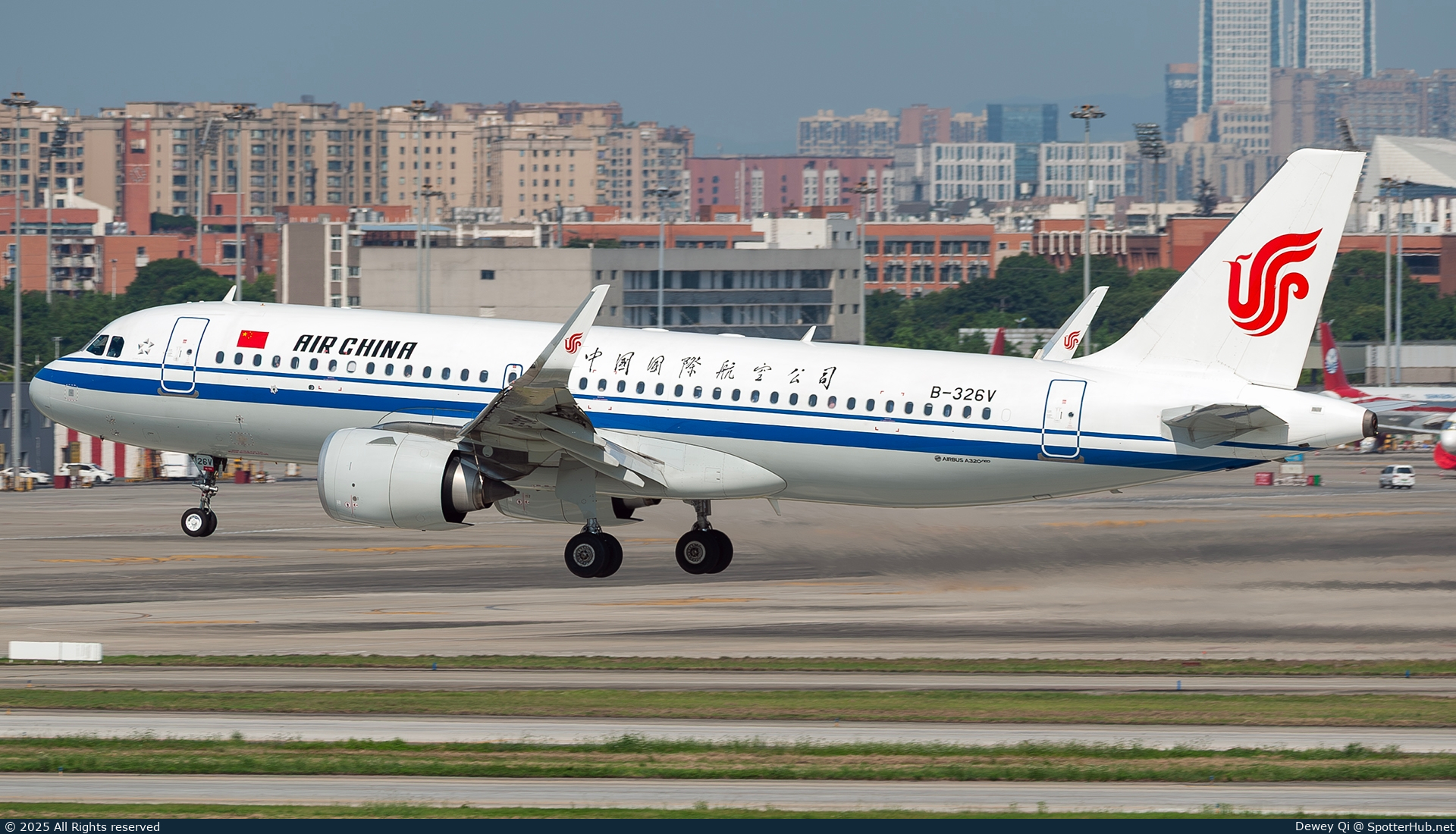 Photo of B-326V - Airbus A320-251N operated by Air China