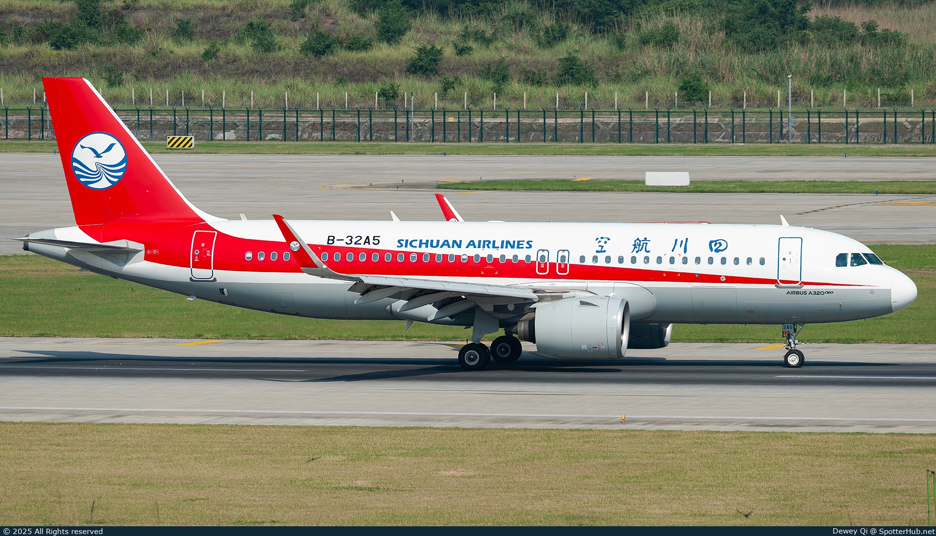 Photo of B-32A5 - Airbus A320-271N operated by Sichuan Airlines