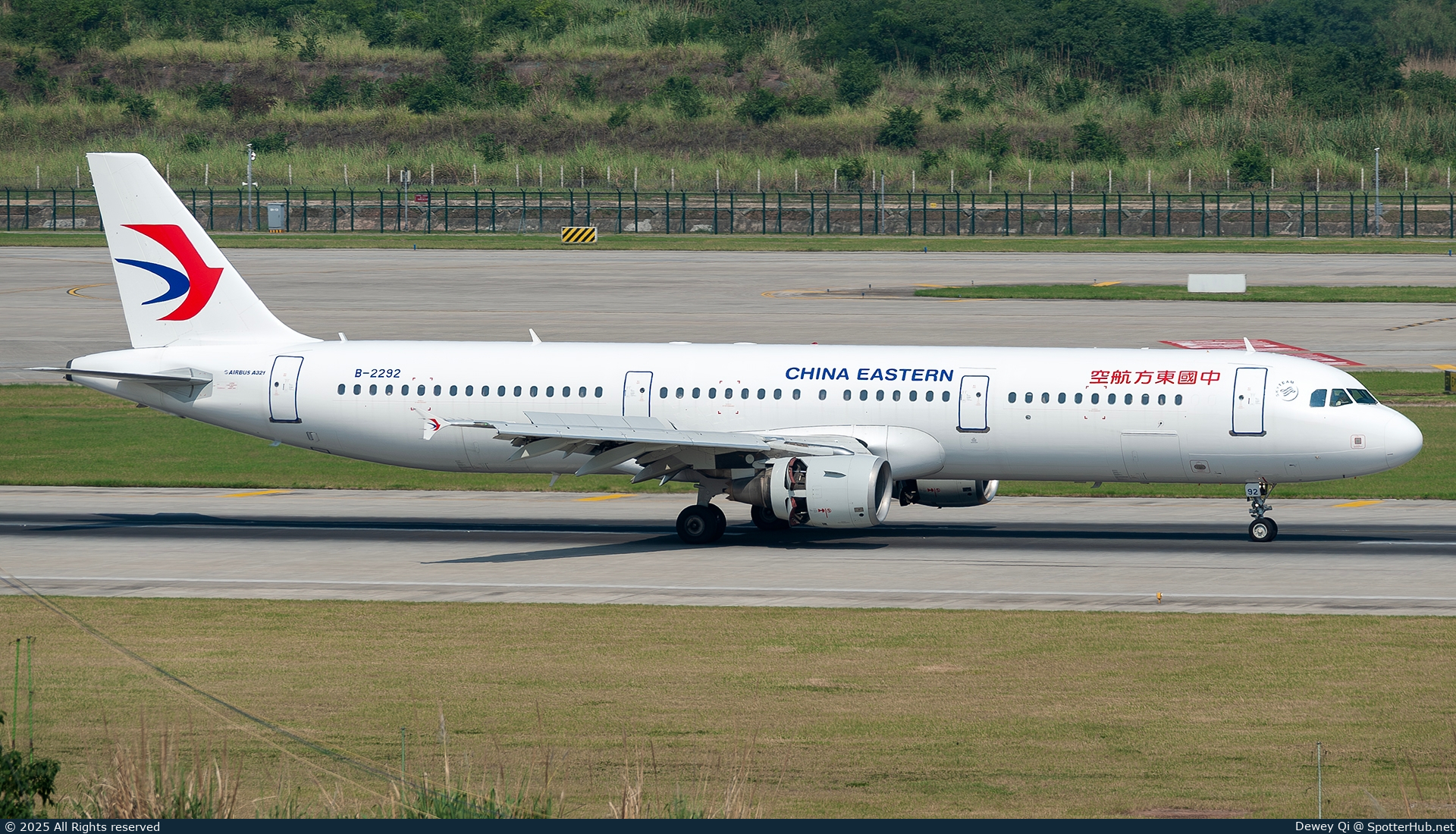 Photo of B-2292 - Airbus A321-211 operated by China Eastern Airlines