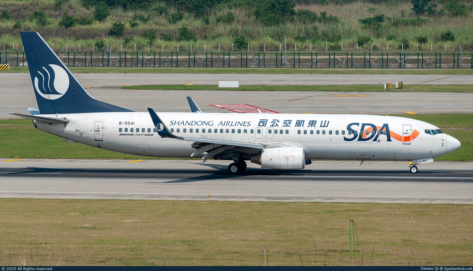 Photo of B-5541 - Boeing 737-85N operated by Shandong Airlines