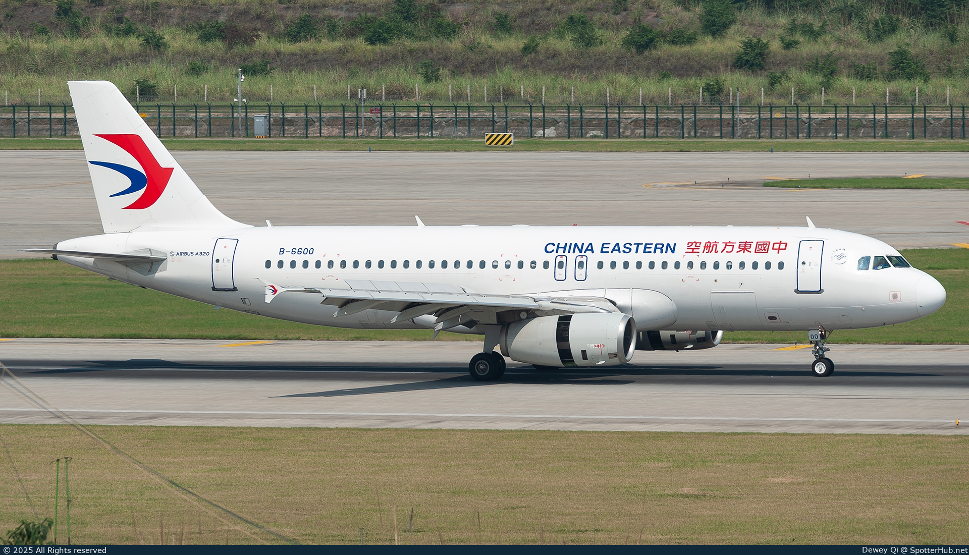 Photo of B-6600 - Airbus A320-232 operated by China Eastern Airlines
