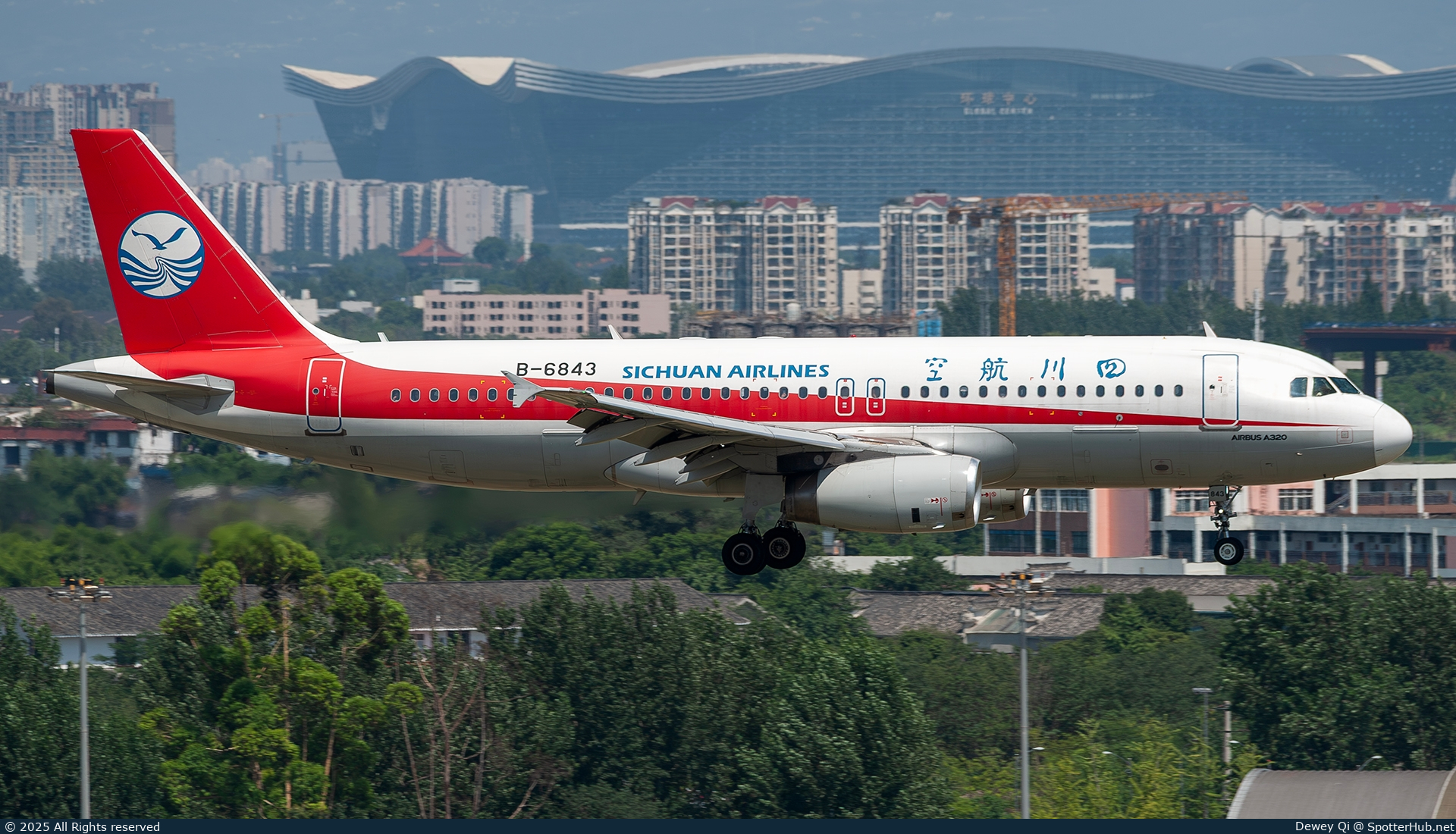 Photo of B-6843 - Airbus A320-232 operated by Sichuan Airlines