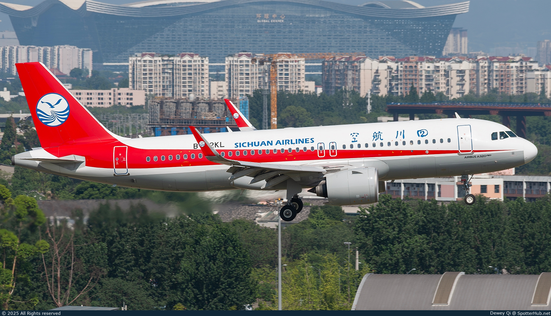Photo of B-32KL - Airbus A320-271N operated by Sichuan Airlines