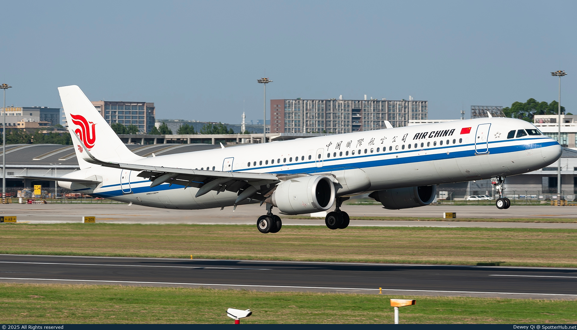 Photo of B-326C - Airbus A321-251NX operated by Air China