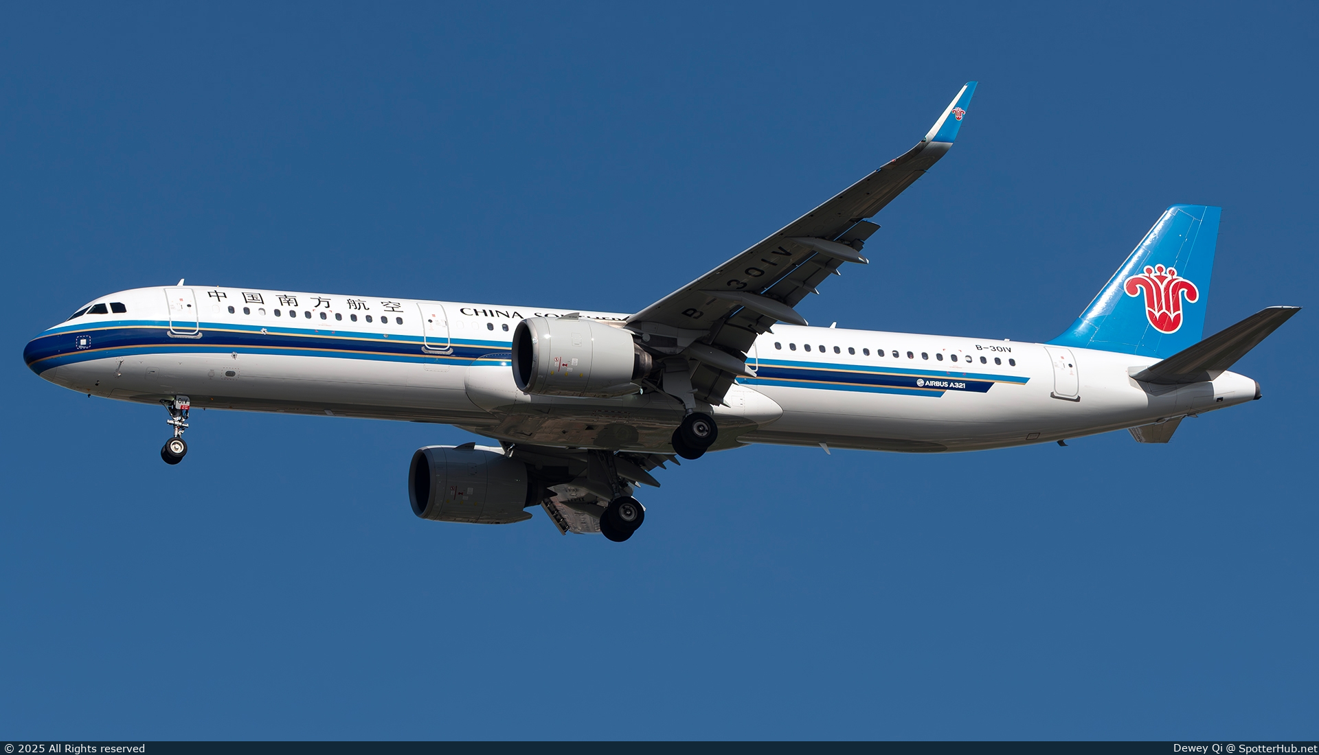 Photo of B-301V - Airbus A321-271N operated by China Southern Airlines