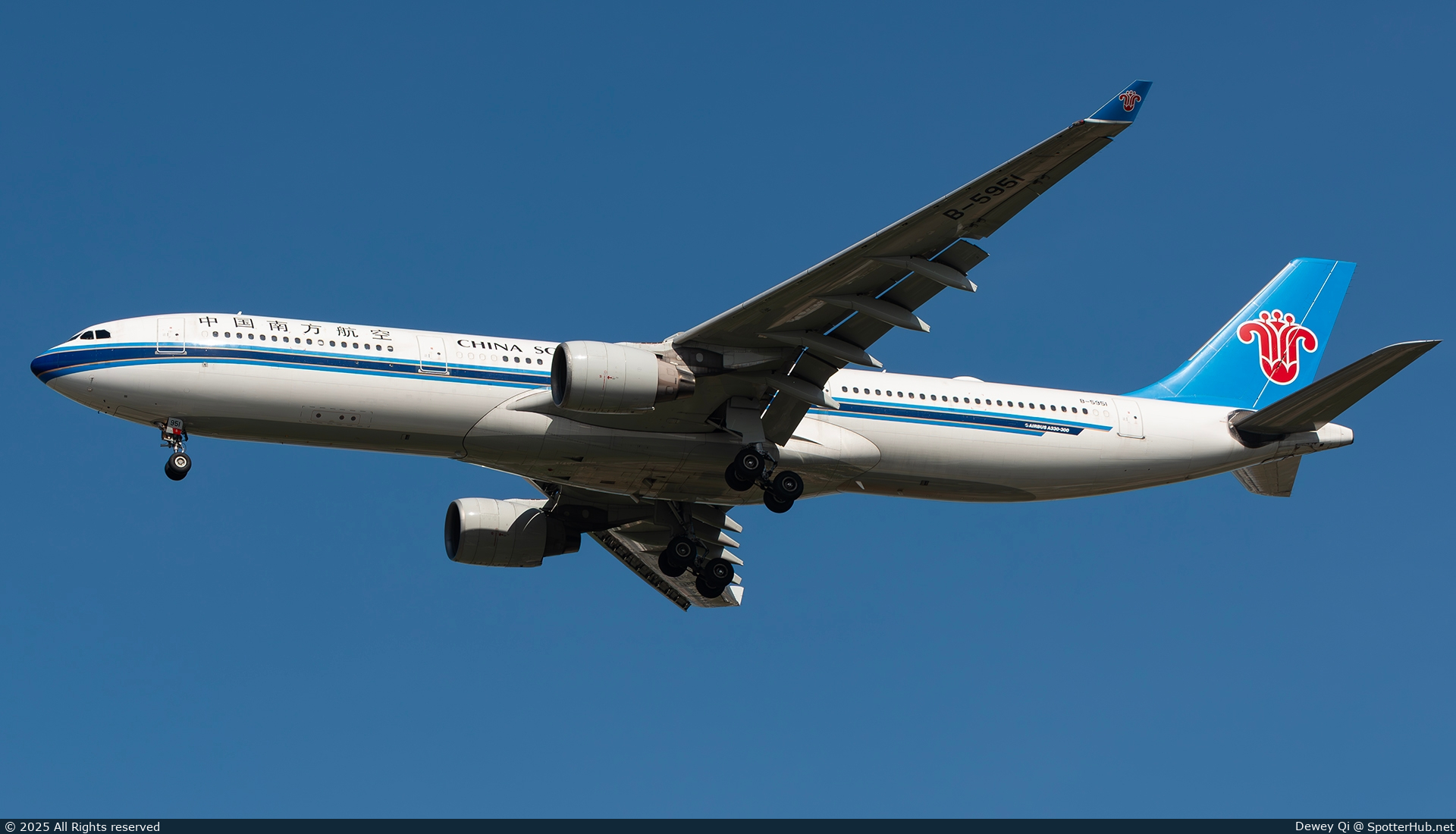 Photo of B-5951 - Airbus A330-323 operated by China Southern Airlines