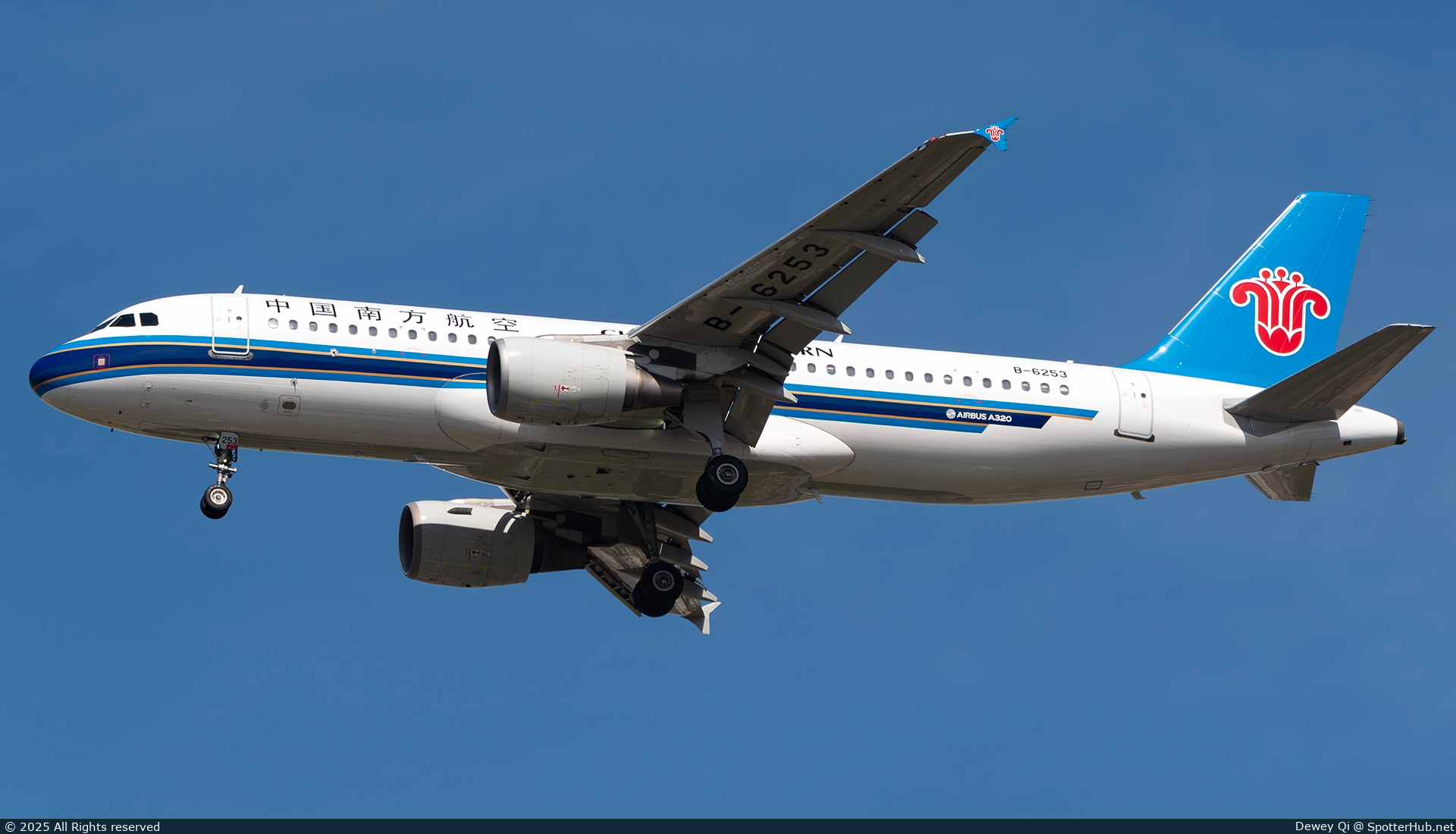 Photo of B-6253 - Airbus A320-214 operated by China Southern Airlines