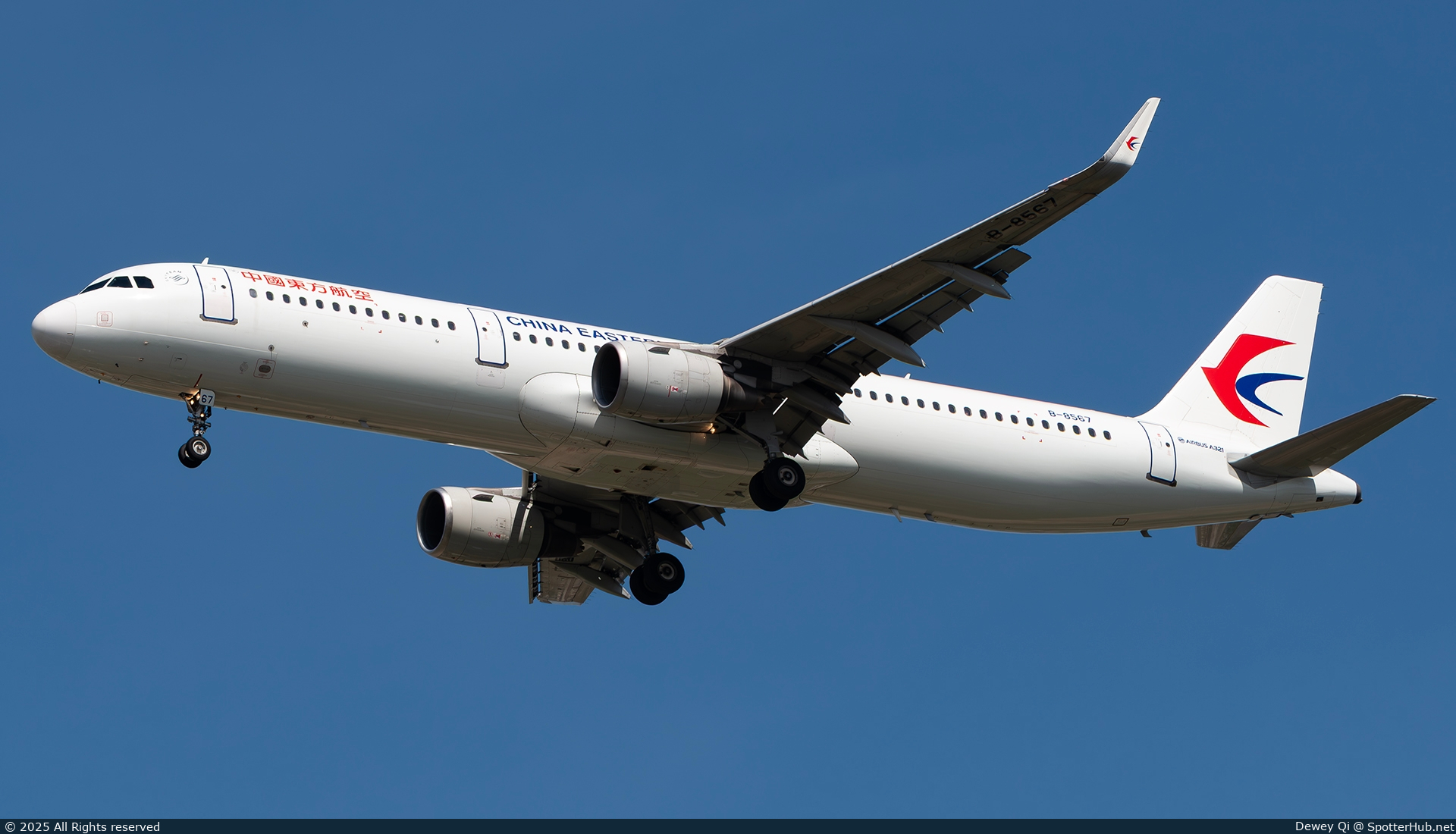 Photo of B-8567 - Airbus A321-211 operated by China Eastern Airlines