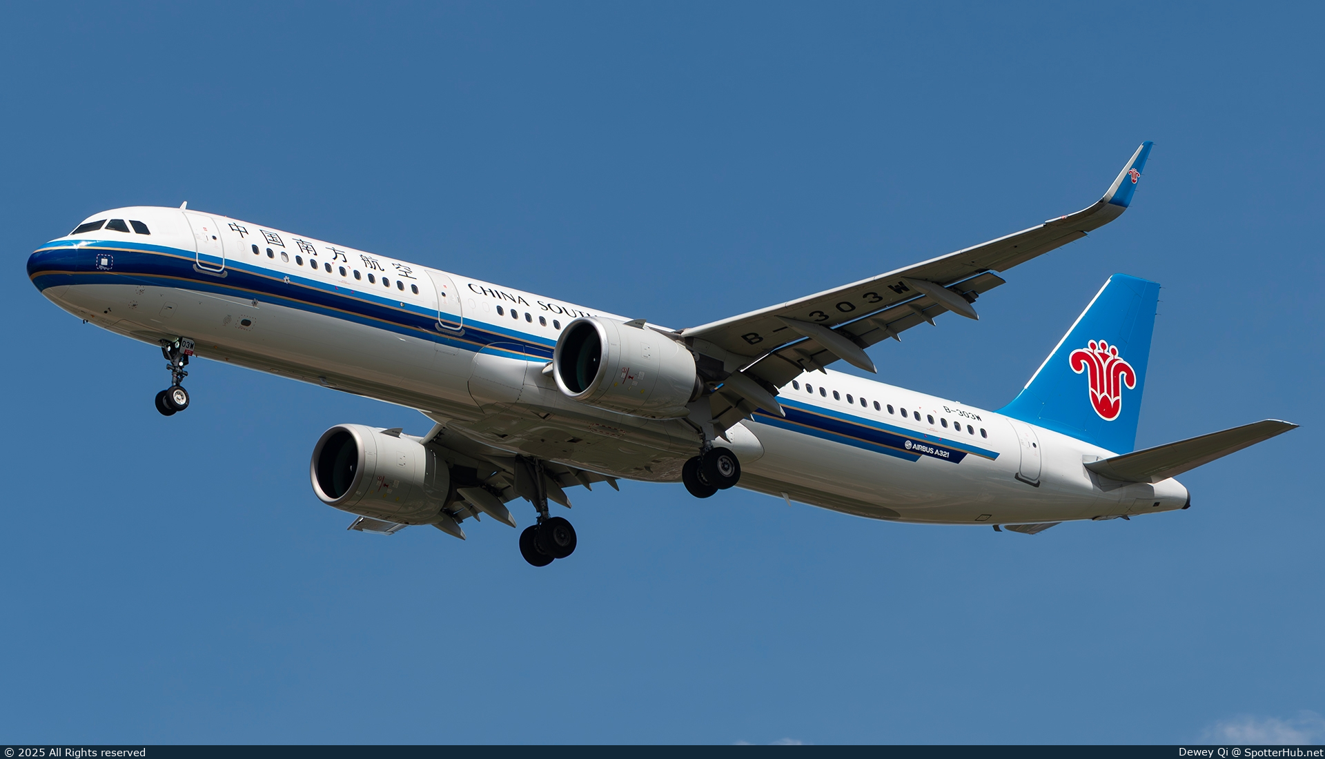 Photo of B-303W - Airbus A321-271N operated by China Southern Airlines