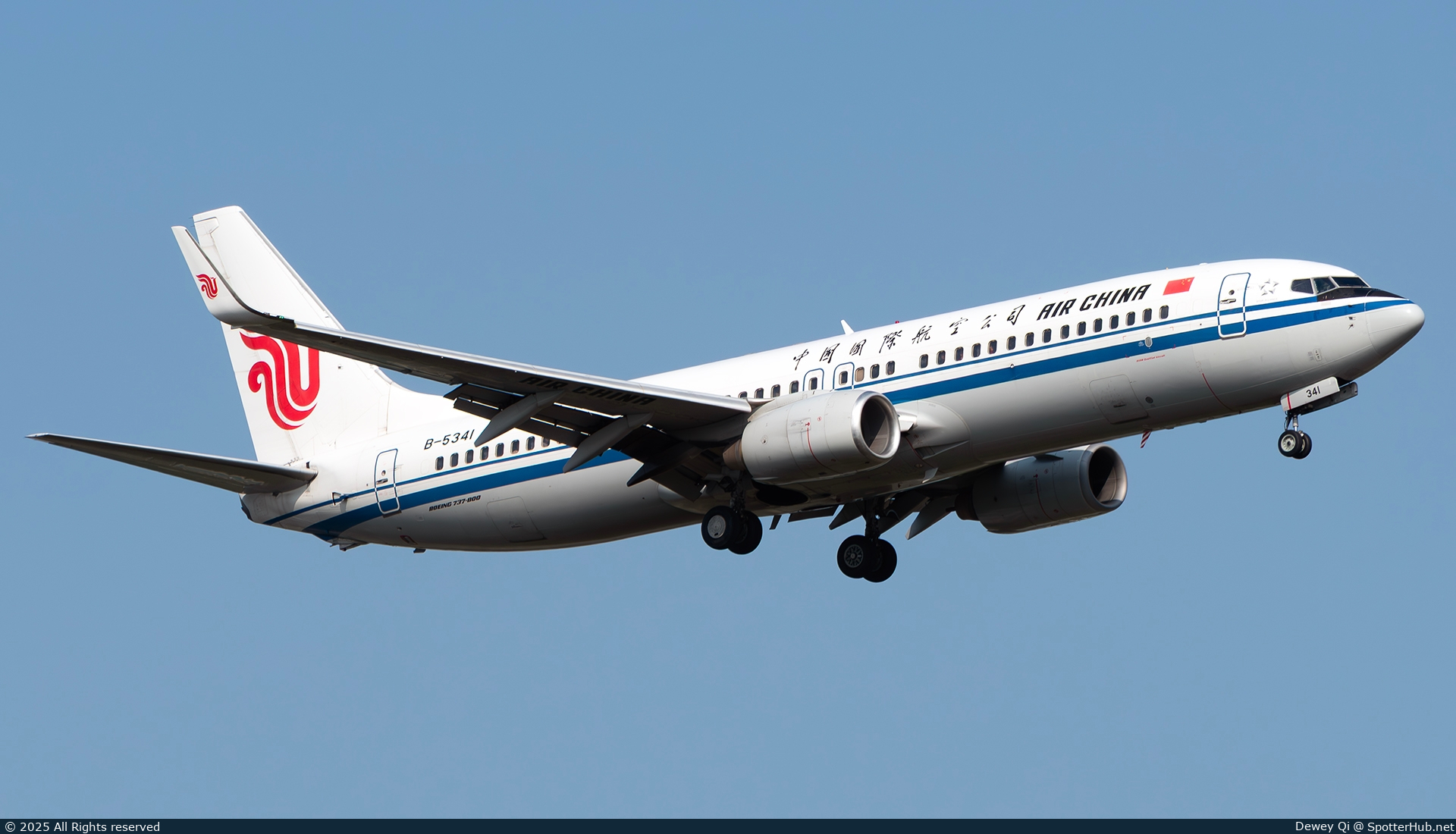 Photo of B-5341 - Boeing 737-89L operated by Air China