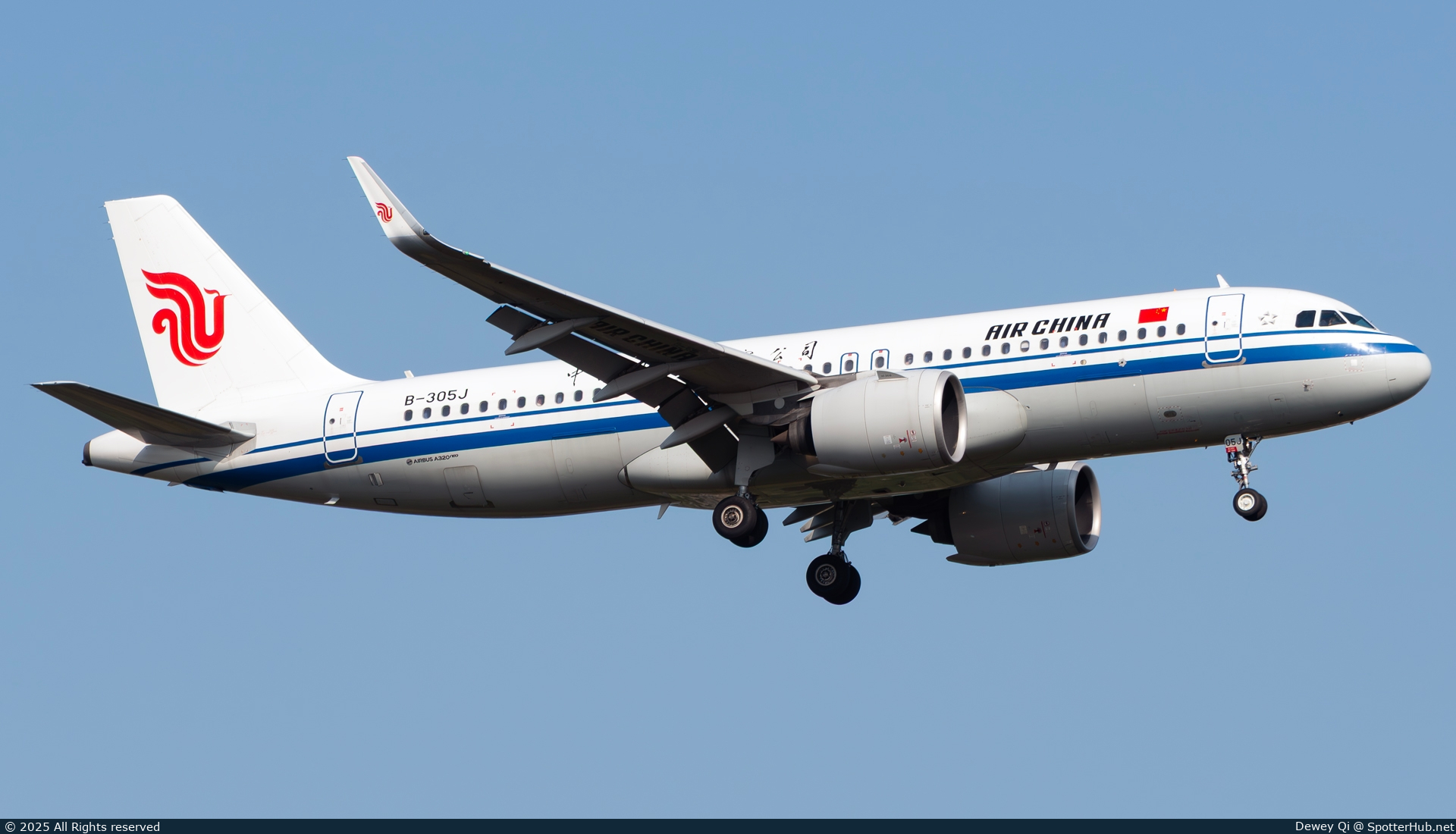 Photo of B-305J - Airbus A320-271N operated by Air China