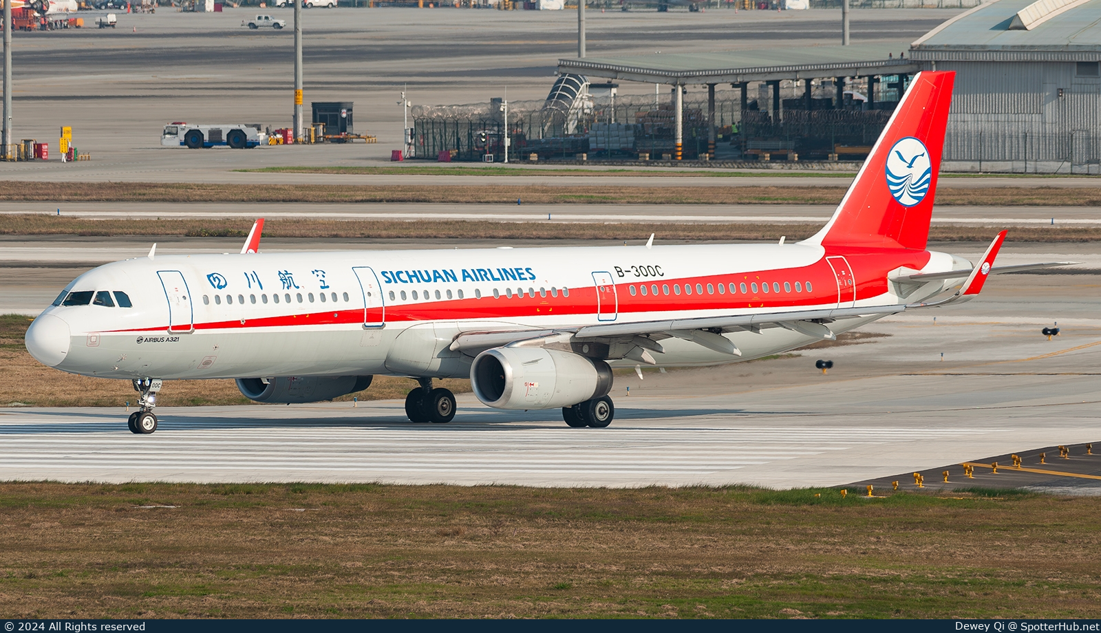 Photo of B-300C - Airbus A321-231 operated by Sichuan Airlines