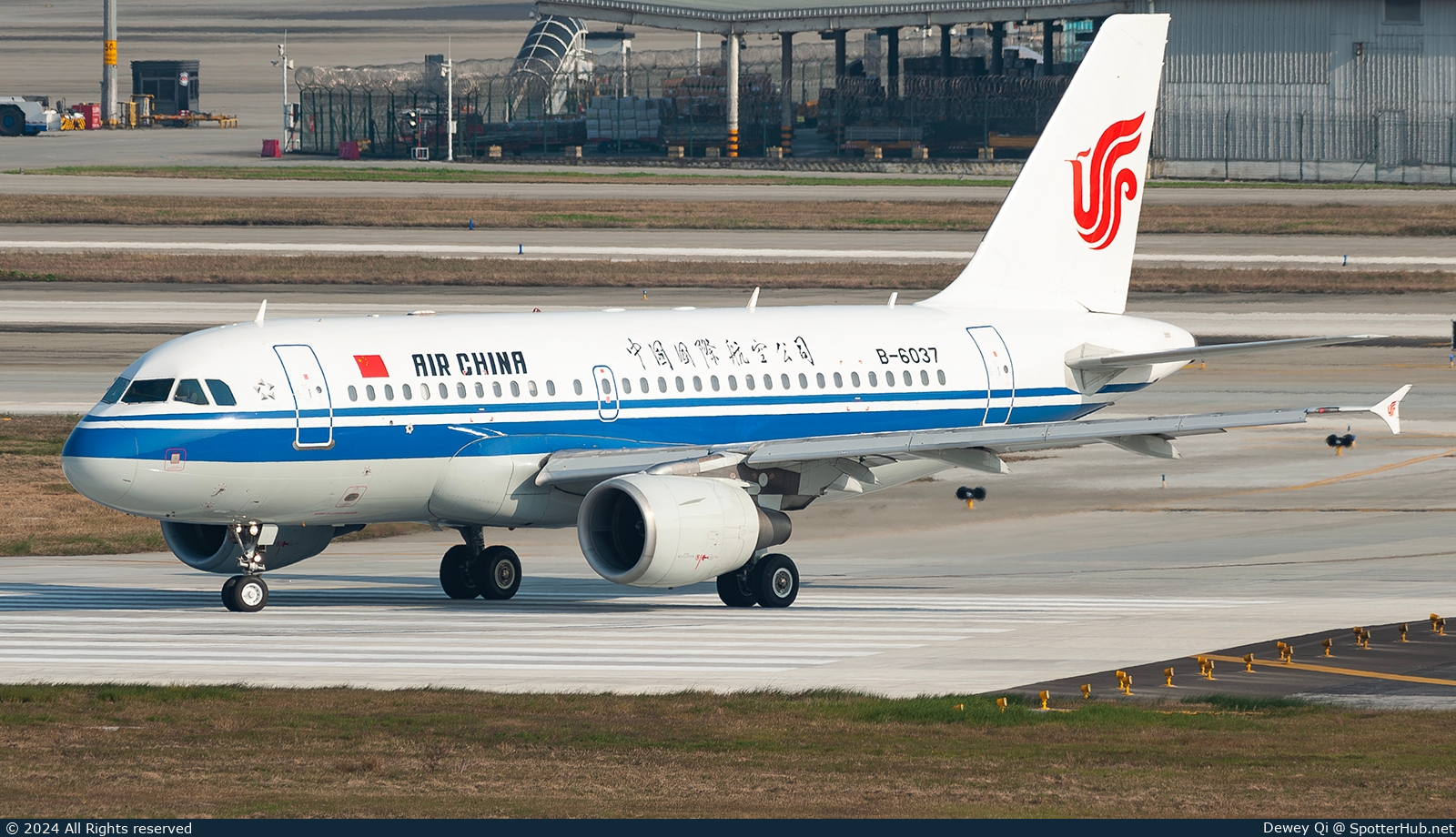 Photo of B-6037 - Airbus A319-115 operated by Air China