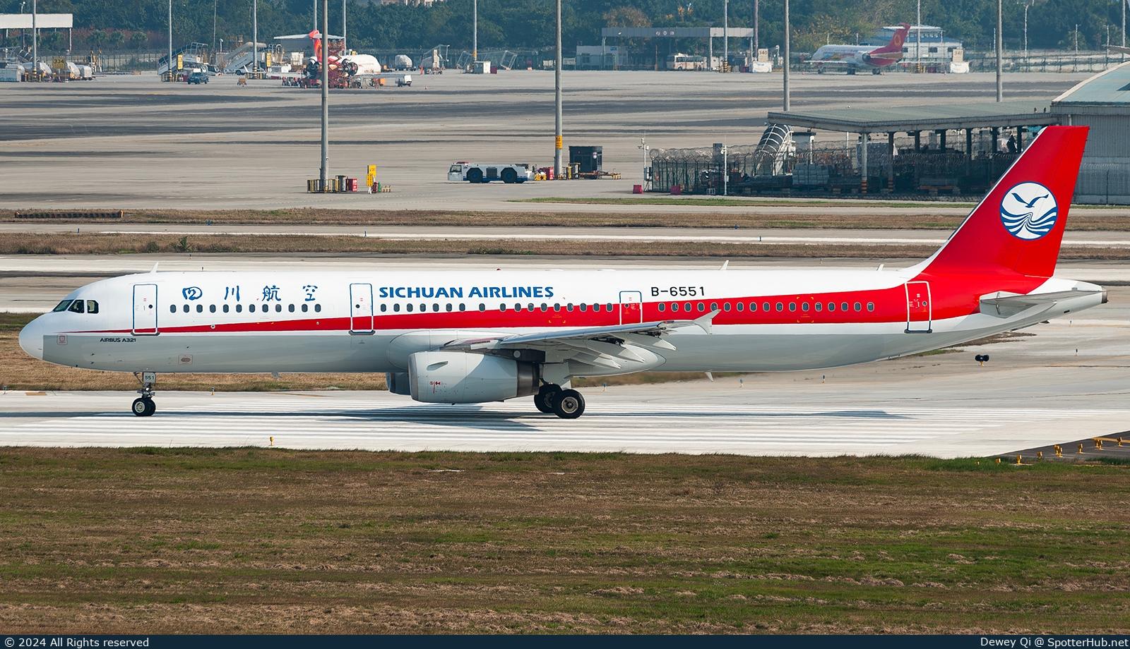 Photo of B-6551 - Airbus A321-231 operated by Sichuan Airlines
