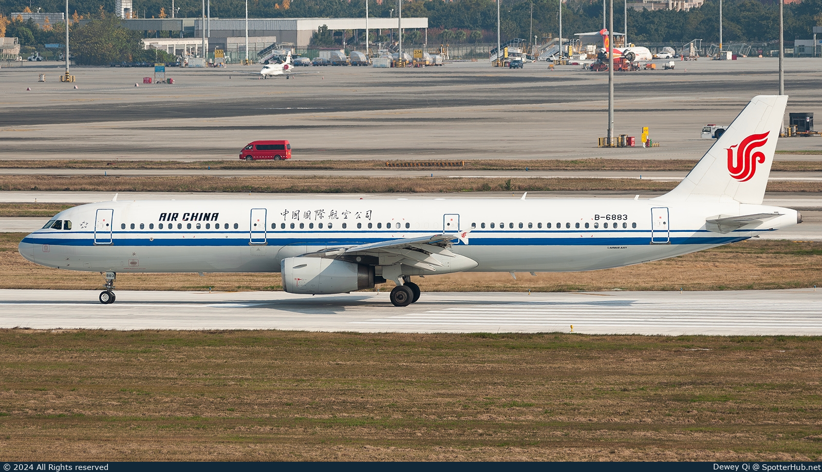Photo of B-6883 - Airbus A321-232 operated by Air China
