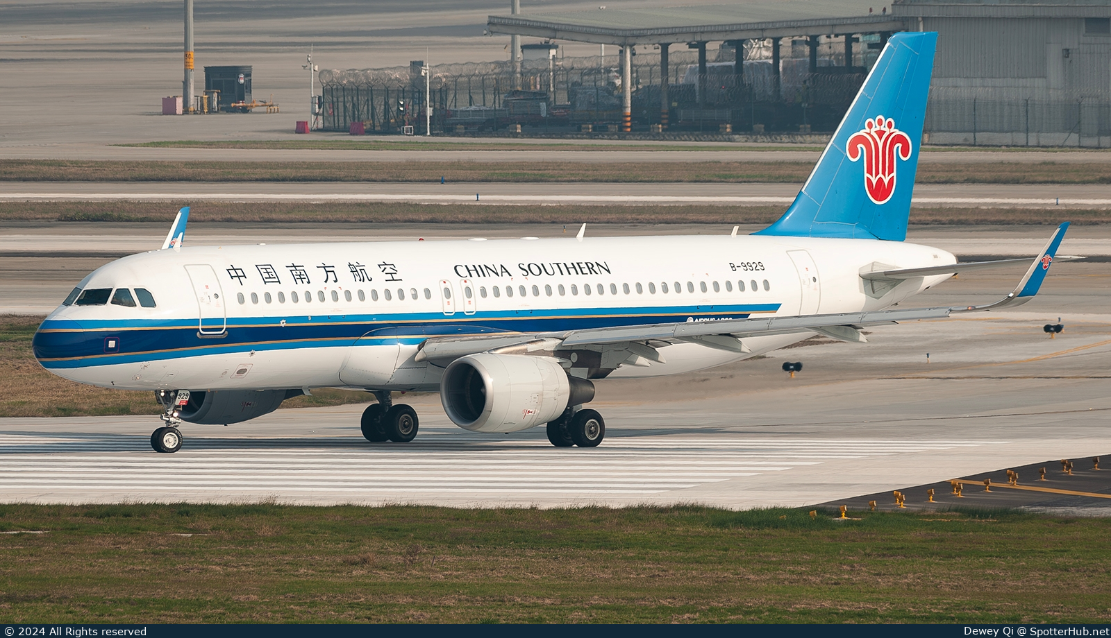 Photo of B-9929 - Airbus A320-214 operated by China Southern Airlines