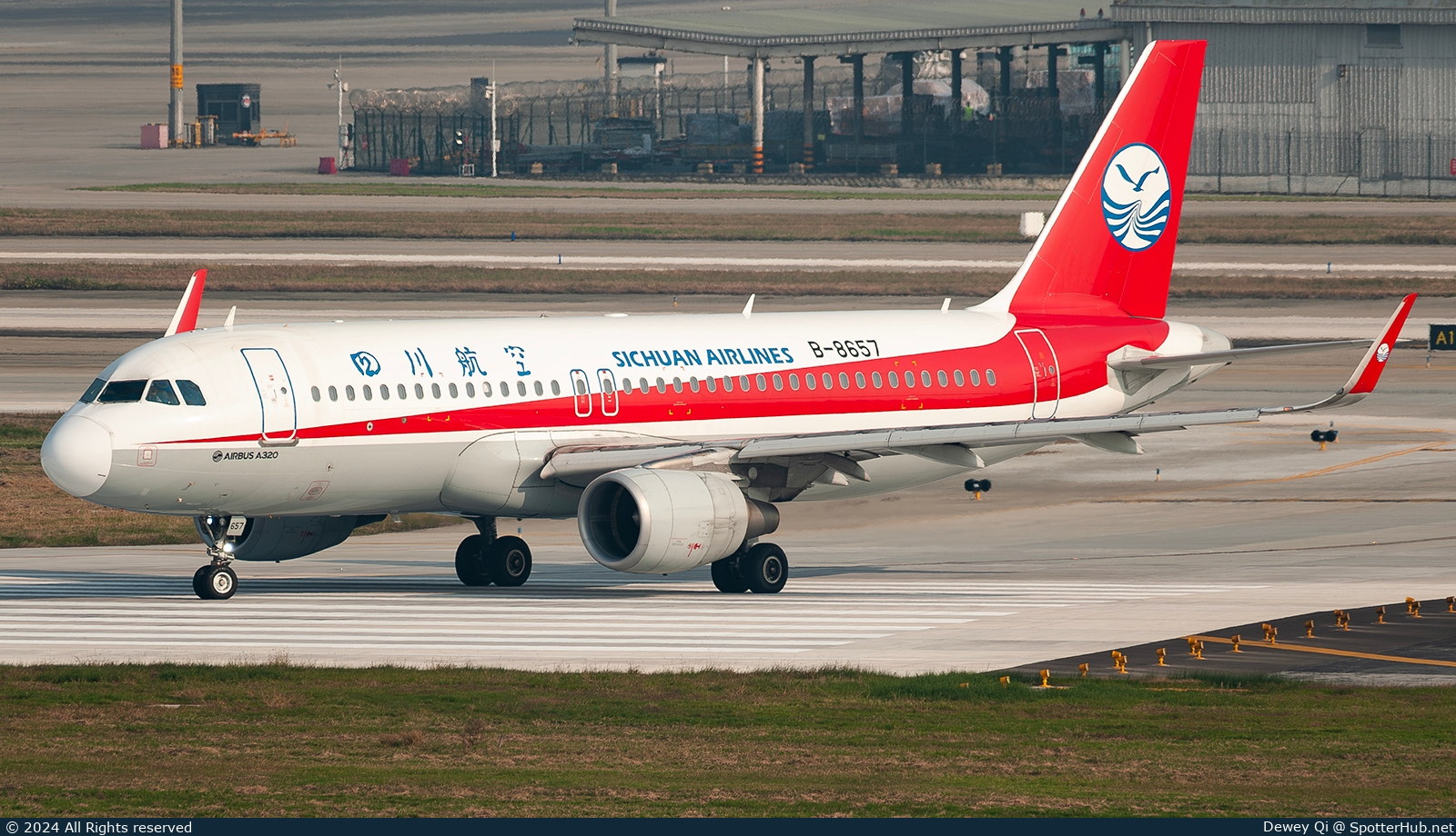 Photo of B-8657 - Airbus A320-214 operated by Sichuan Airlines