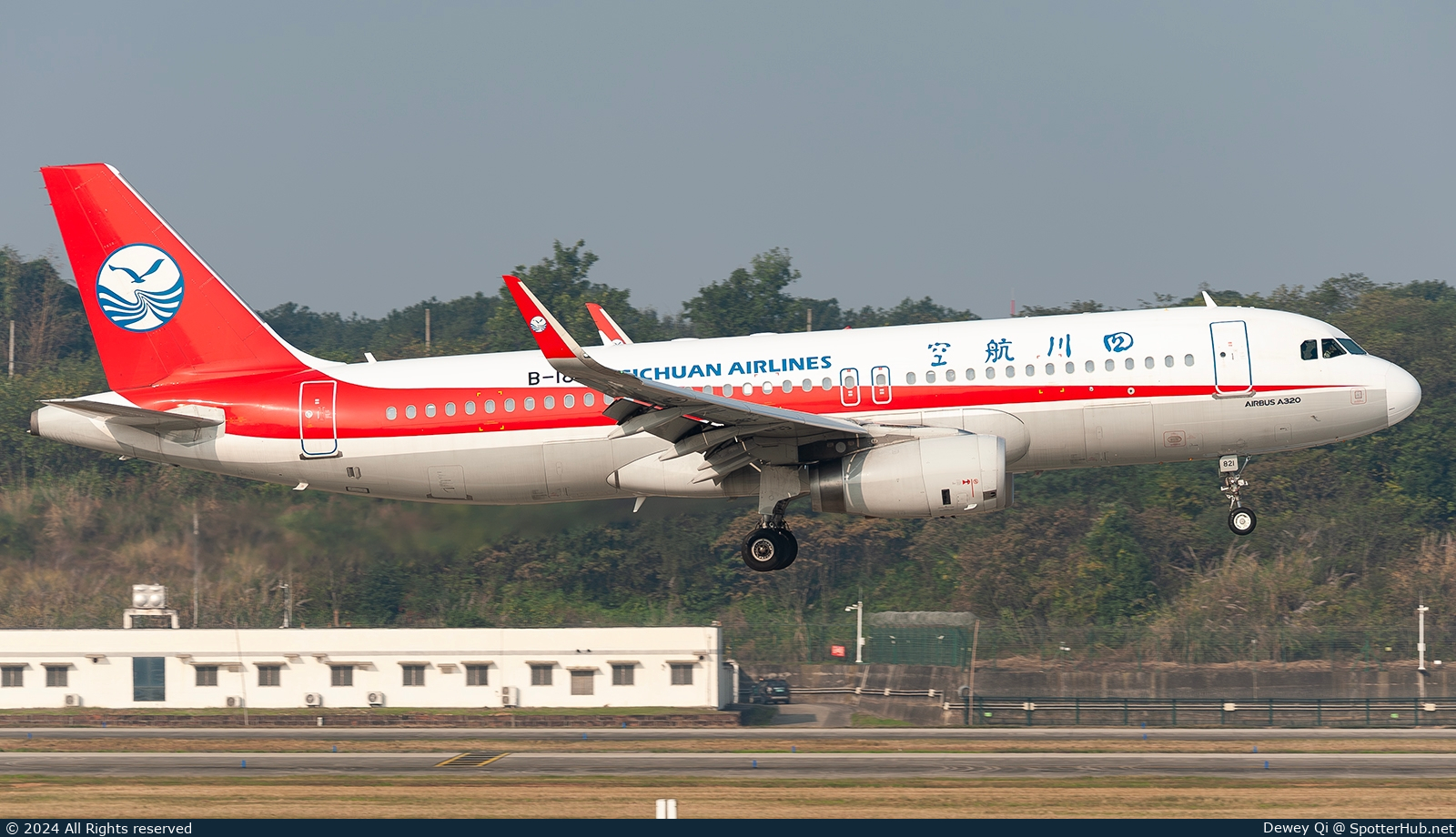 Photo of B-1821 - Airbus A320-232 operated by Sichuan Airlines