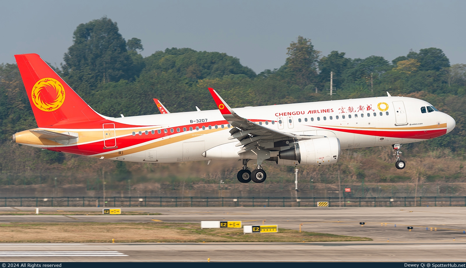 Photo of B-32D7 - Airbus A320-214 operated by Chengdu Airlines