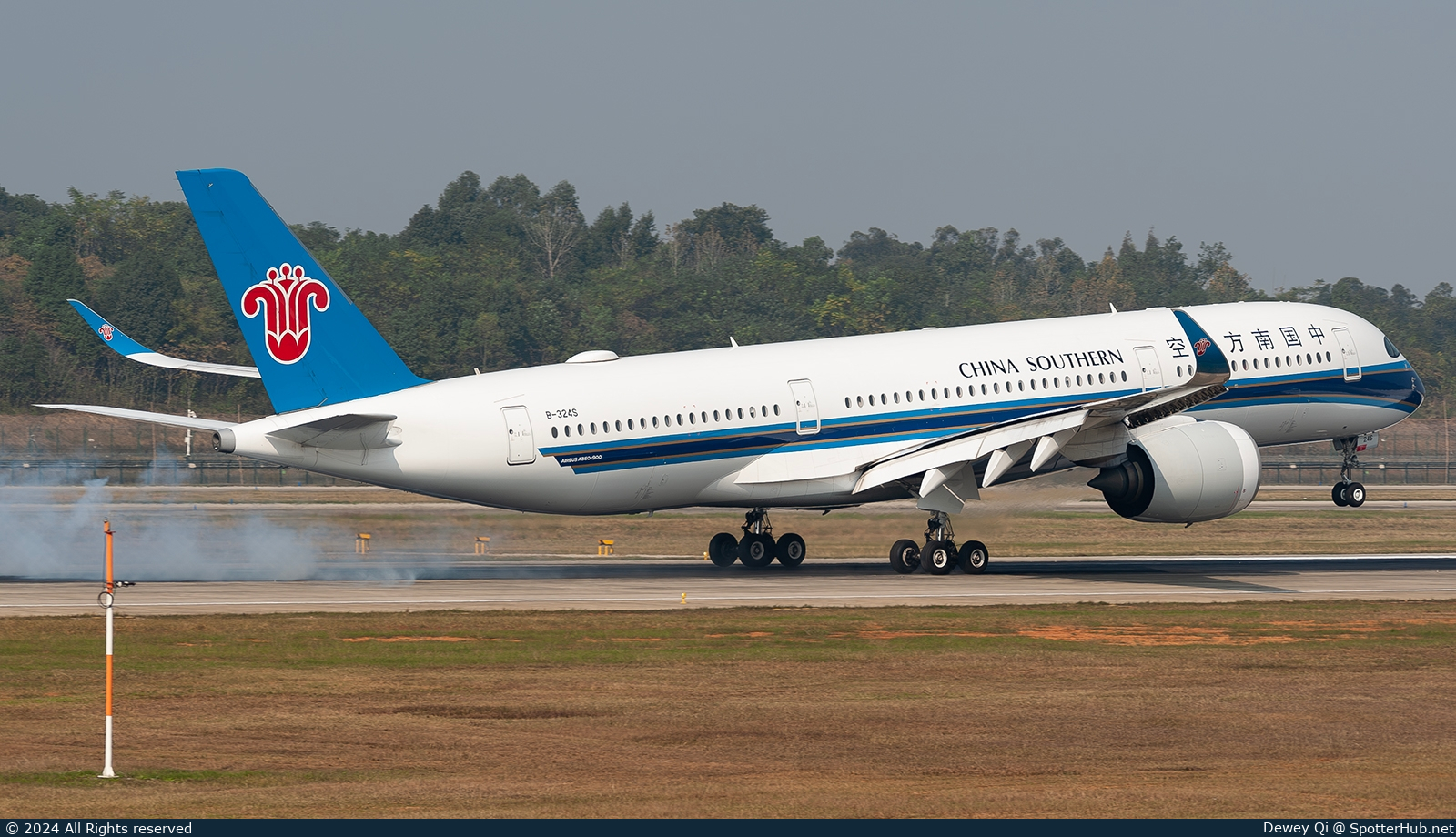 Photo of B-324S - Airbus A350-941 operated by China Southern Airlines