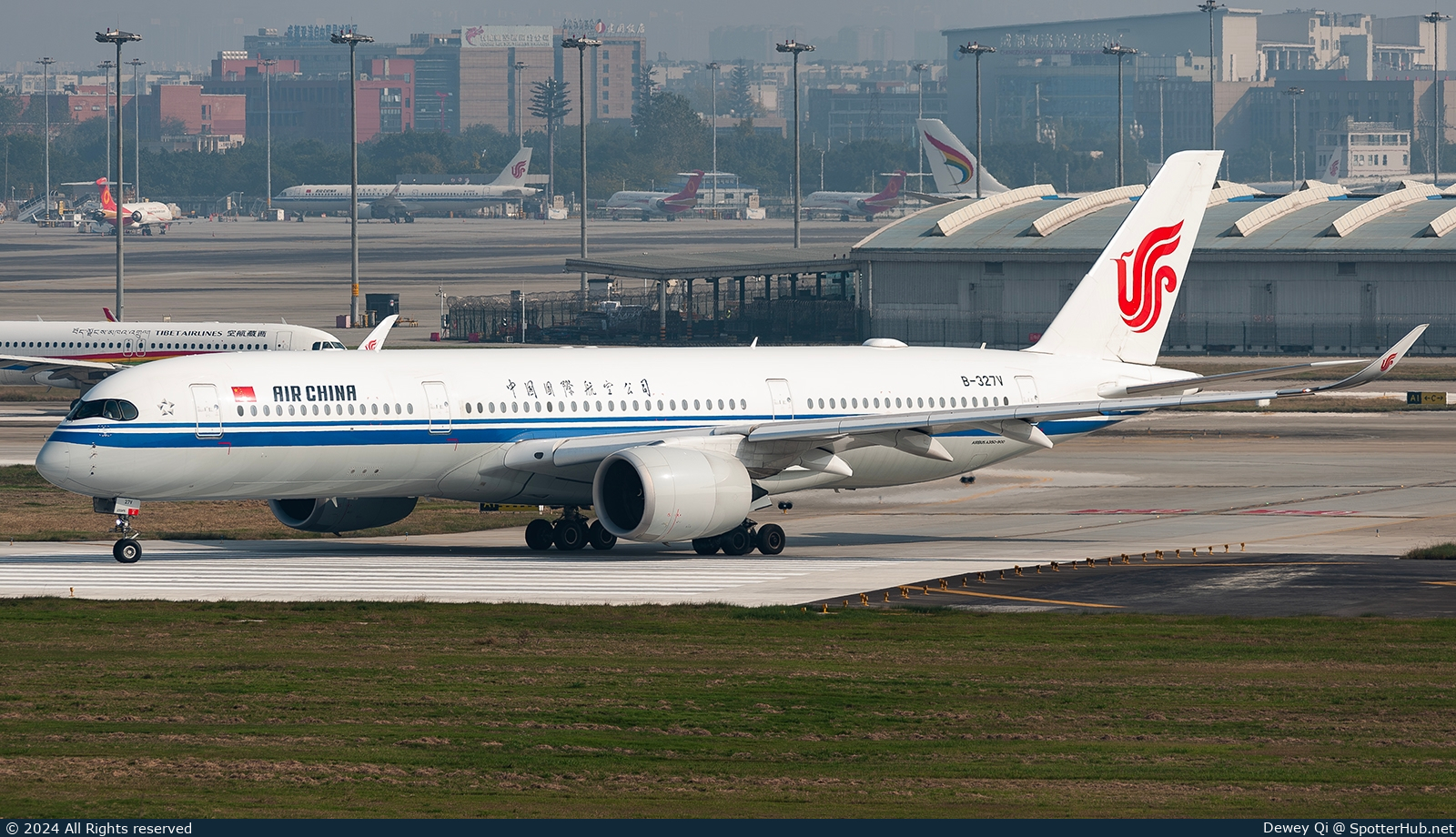 Photo of B-327V - Airbus A350-941 operated by Air China