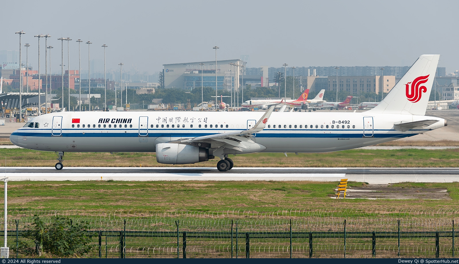 Photo of B-8492 - Airbus A321-232 operated by Air China