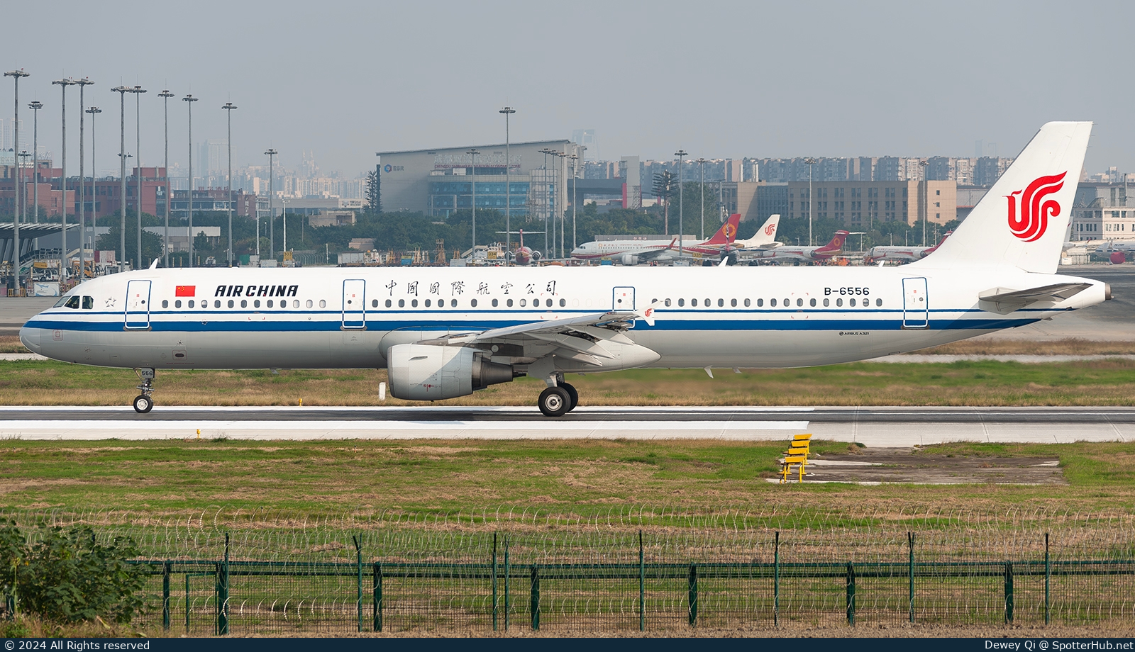 Photo of B-6556 - Airbus A321-213 operated by Air China