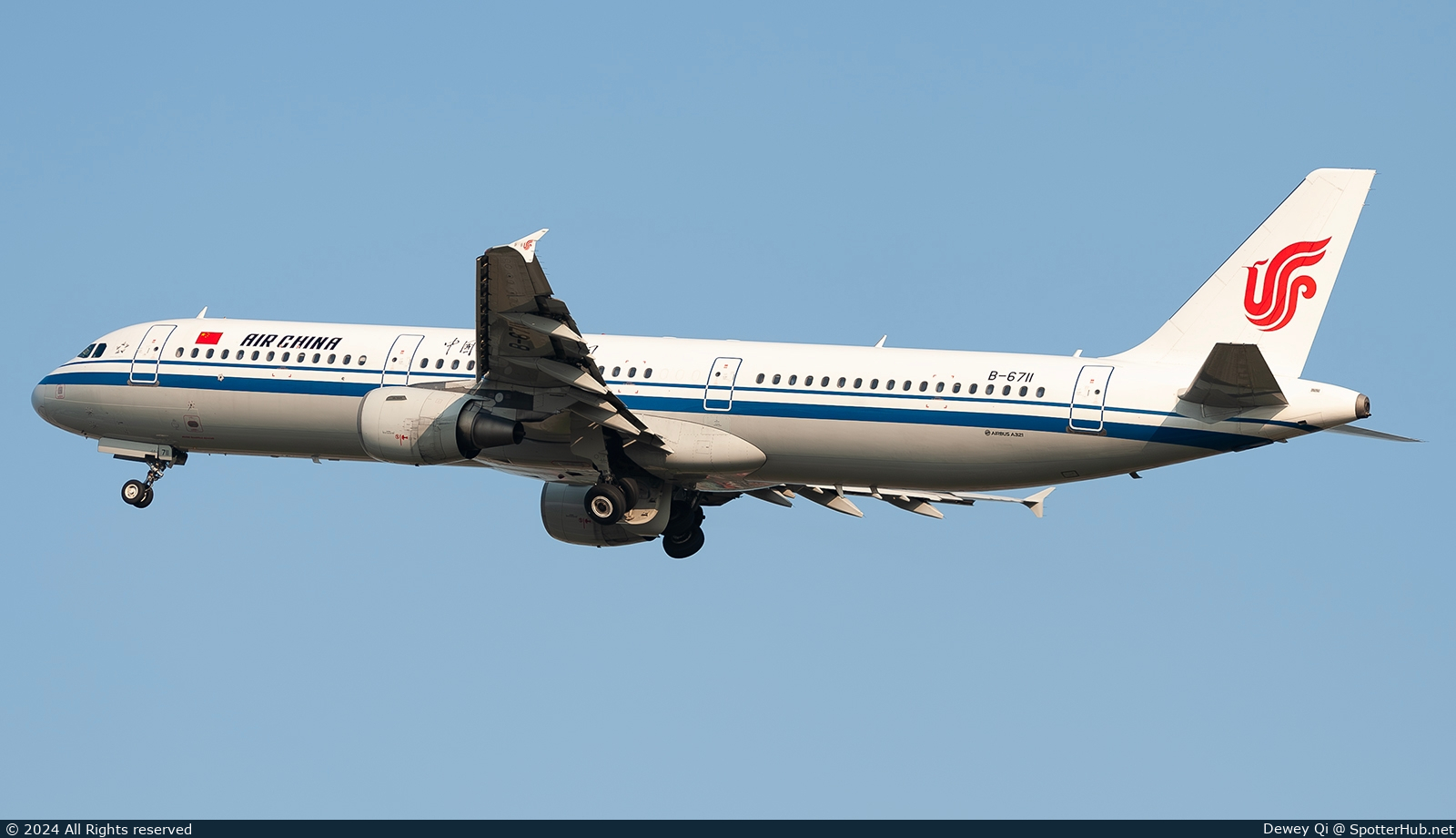 Photo of B-6711 - Airbus A321-213 operated by Air China