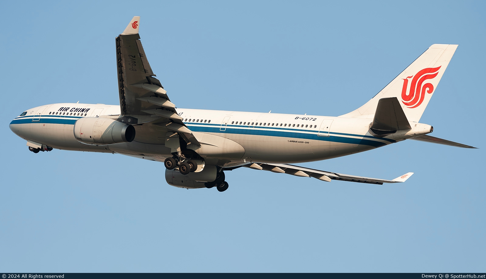 Photo of B-6072 - Airbus A330-243 operated by Air China
