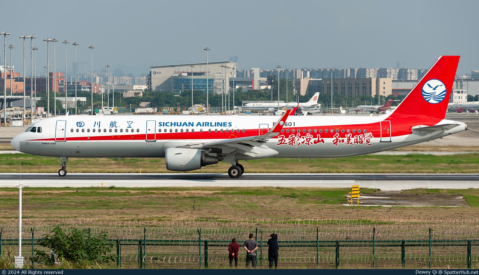 Photo of B-8601 - Airbus A321-211 operated by Sichuan Airlines