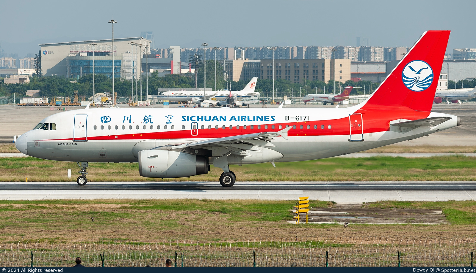 Photo of B-6171 - Airbus A319-133 operated by Sichuan Airlines