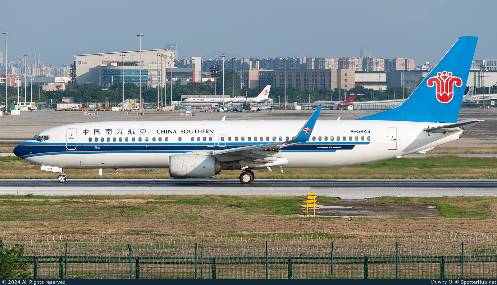 Photo of B-5645 - Boeing 737-81B operated by China Southern Airlines