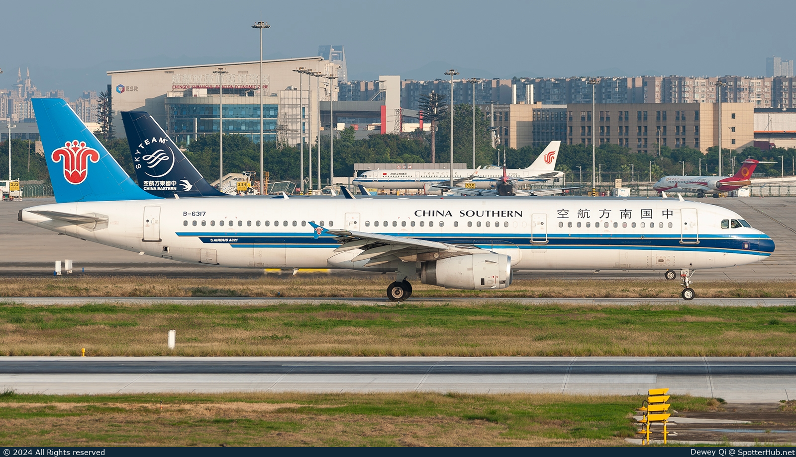 Photo of B-6317 - Airbus A321-231 operated by China Southern Airlines