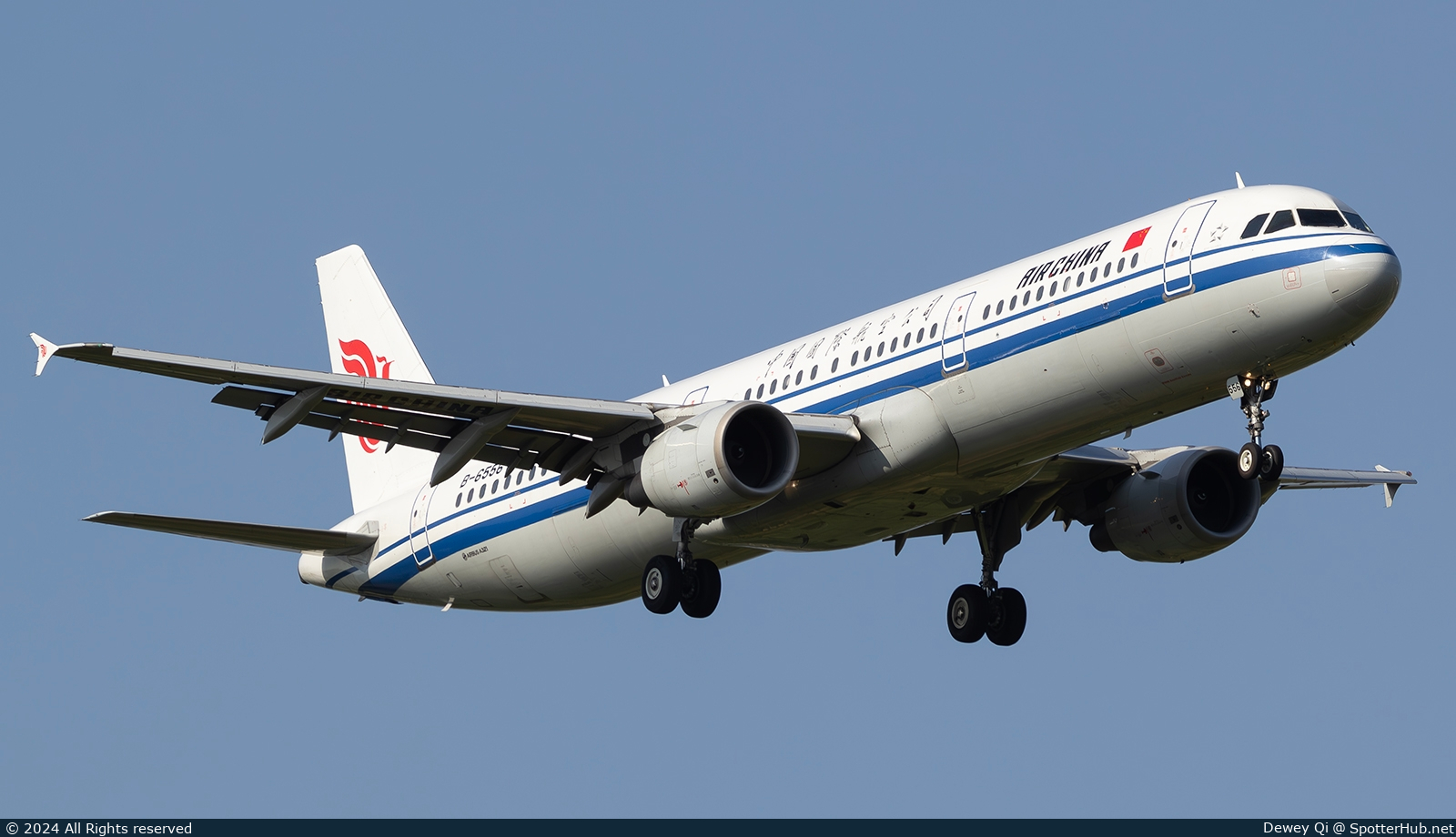 Photo of B-6556 - Airbus A321-213 operated by Air China